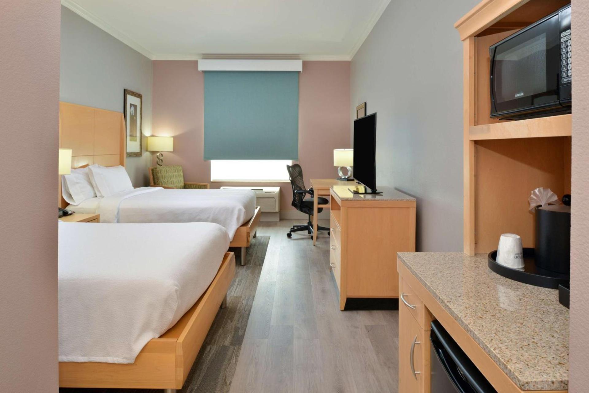 Hilton Garden Inn Denton photo 31