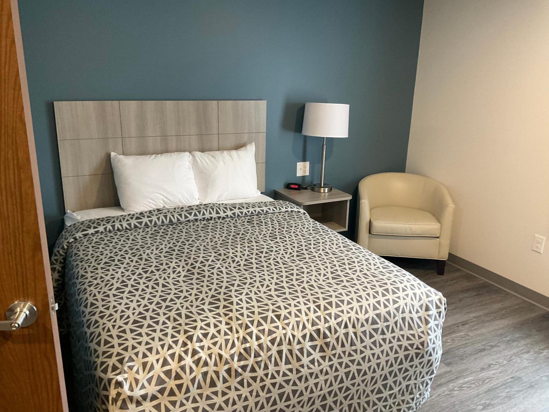 WoodSpring Suites Winston-Salem near Hanes Mall photo 3