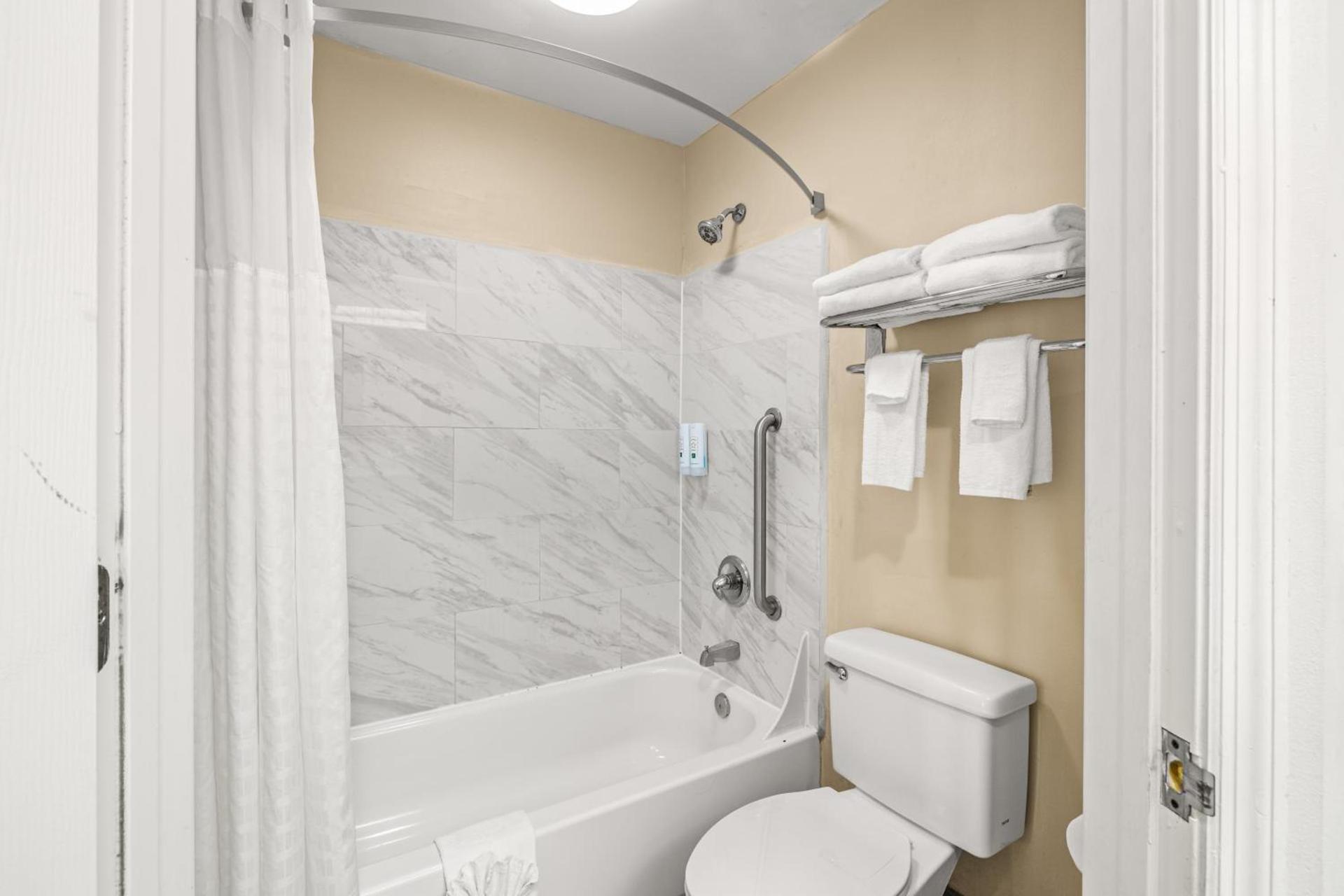 Quality Inn Lake City photo 42