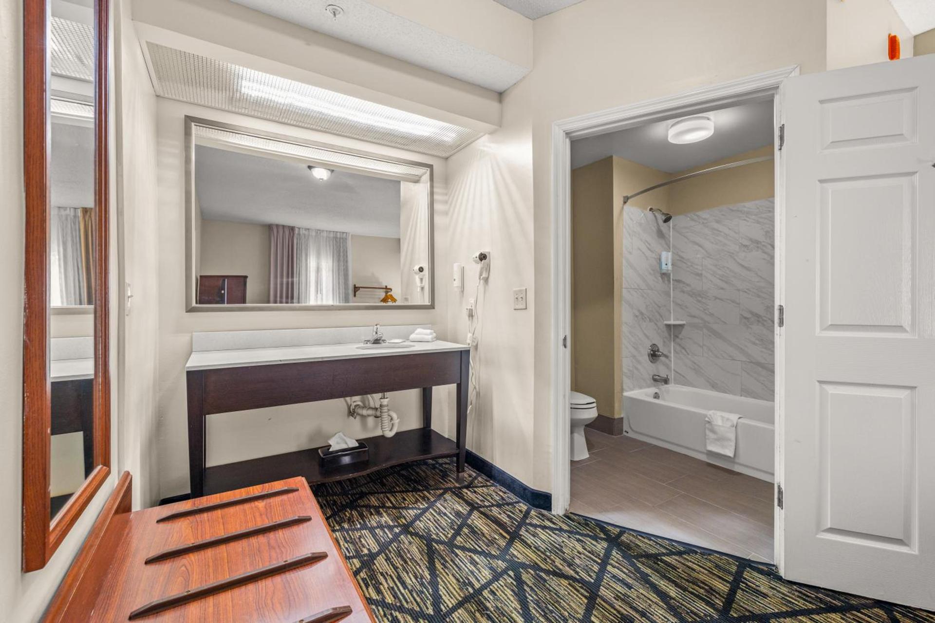 Quality Inn Lake City photo 50