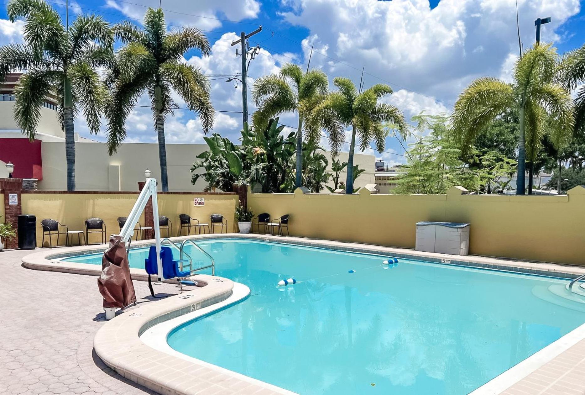 Quality Inn Tampa Airport - Cruise Port photo 2