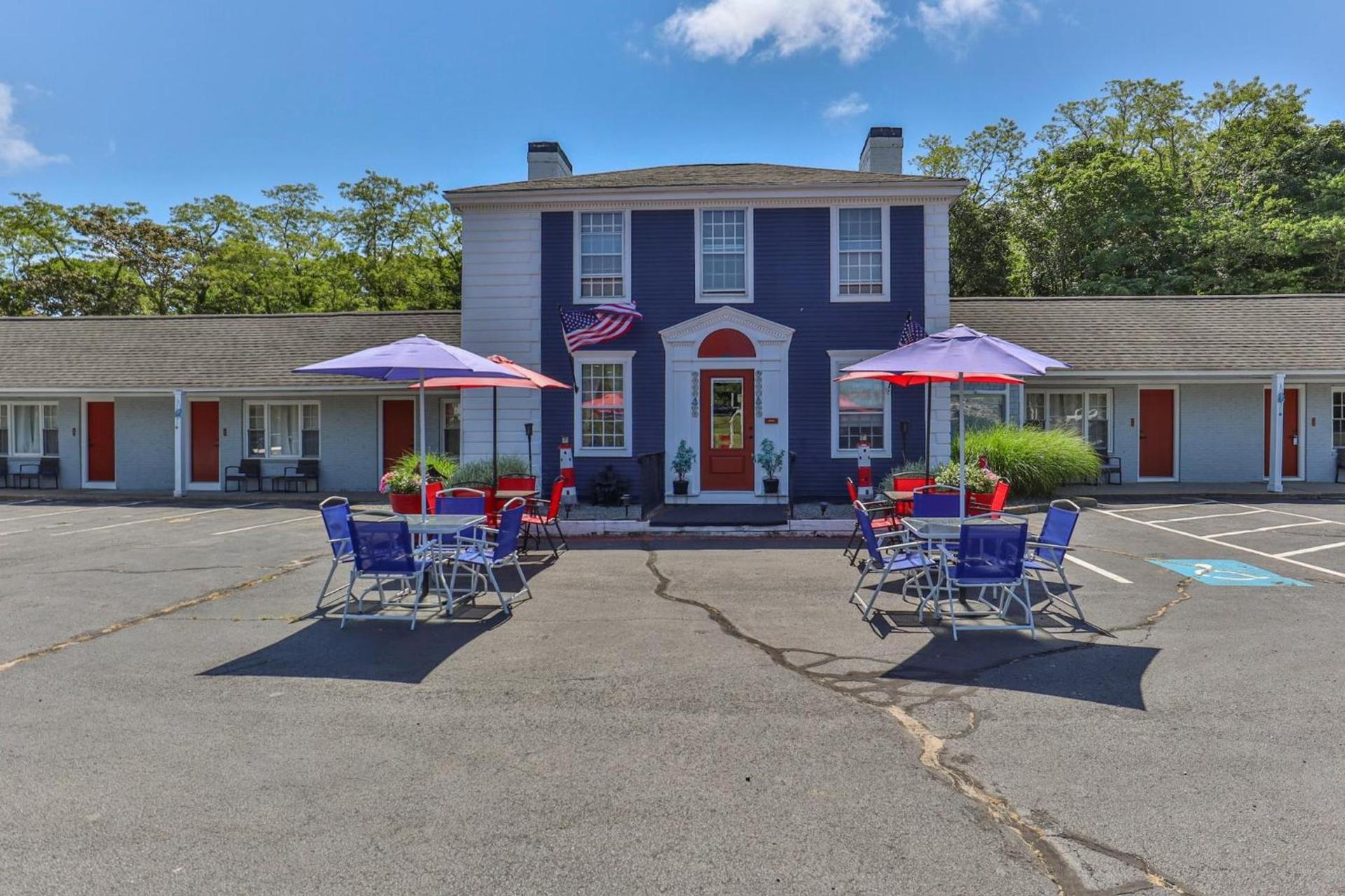 Olde Tavern Motel and Inn - Cape Cod photo 12