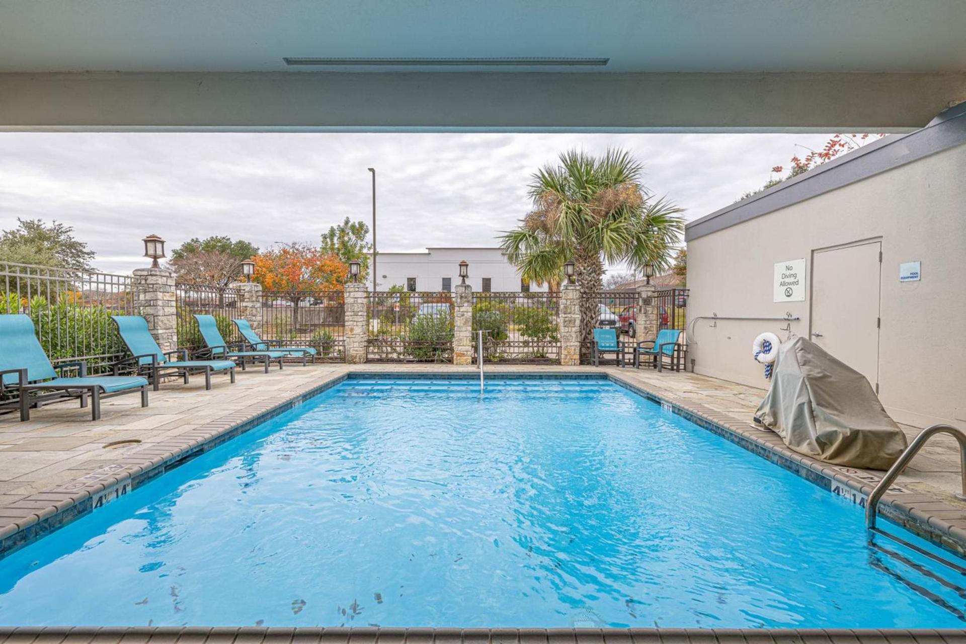 Holiday Inn Express & Suites College Station by IHG photo 42