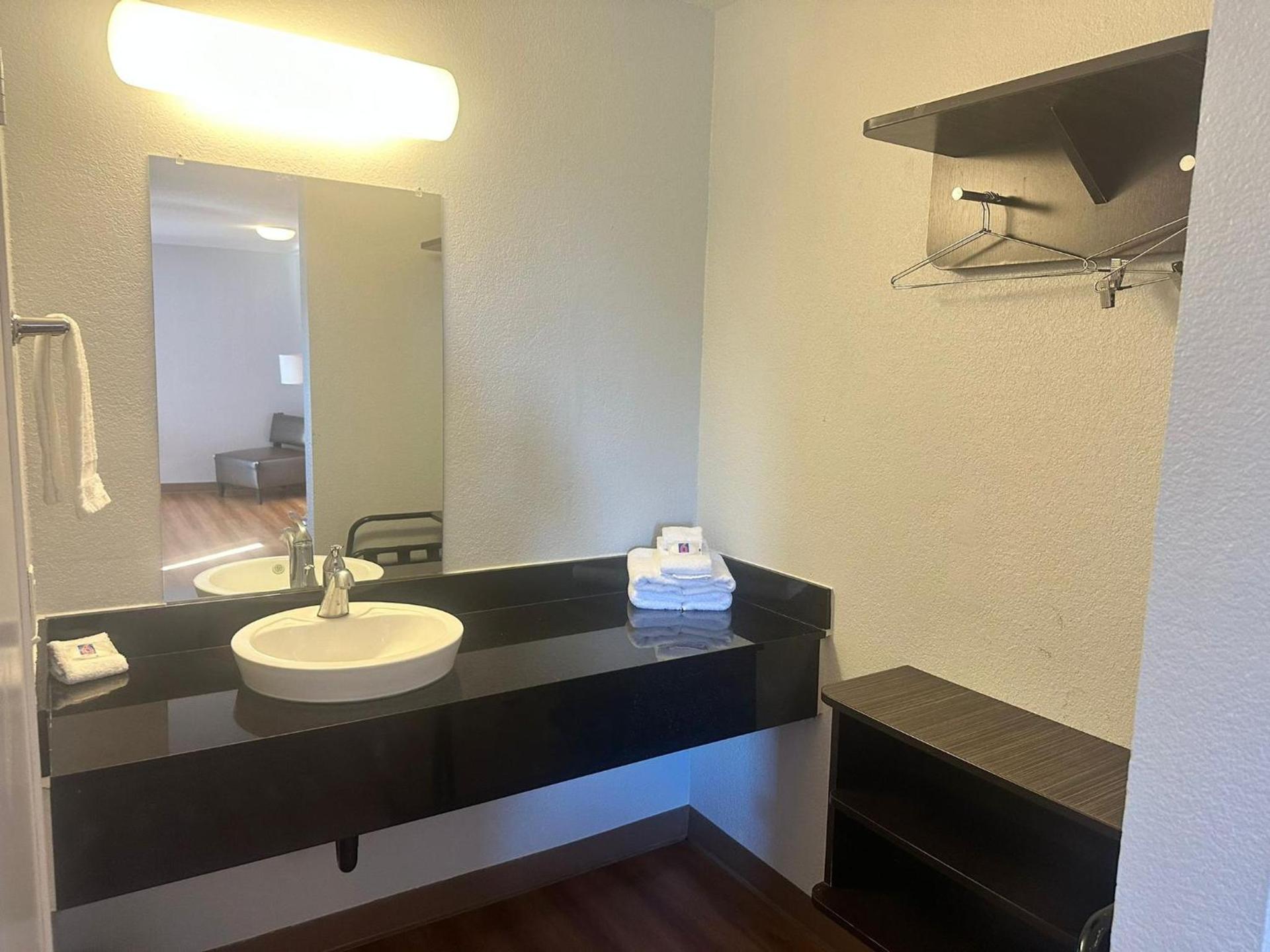 Motel 6-Ventura, CA - South photo 35