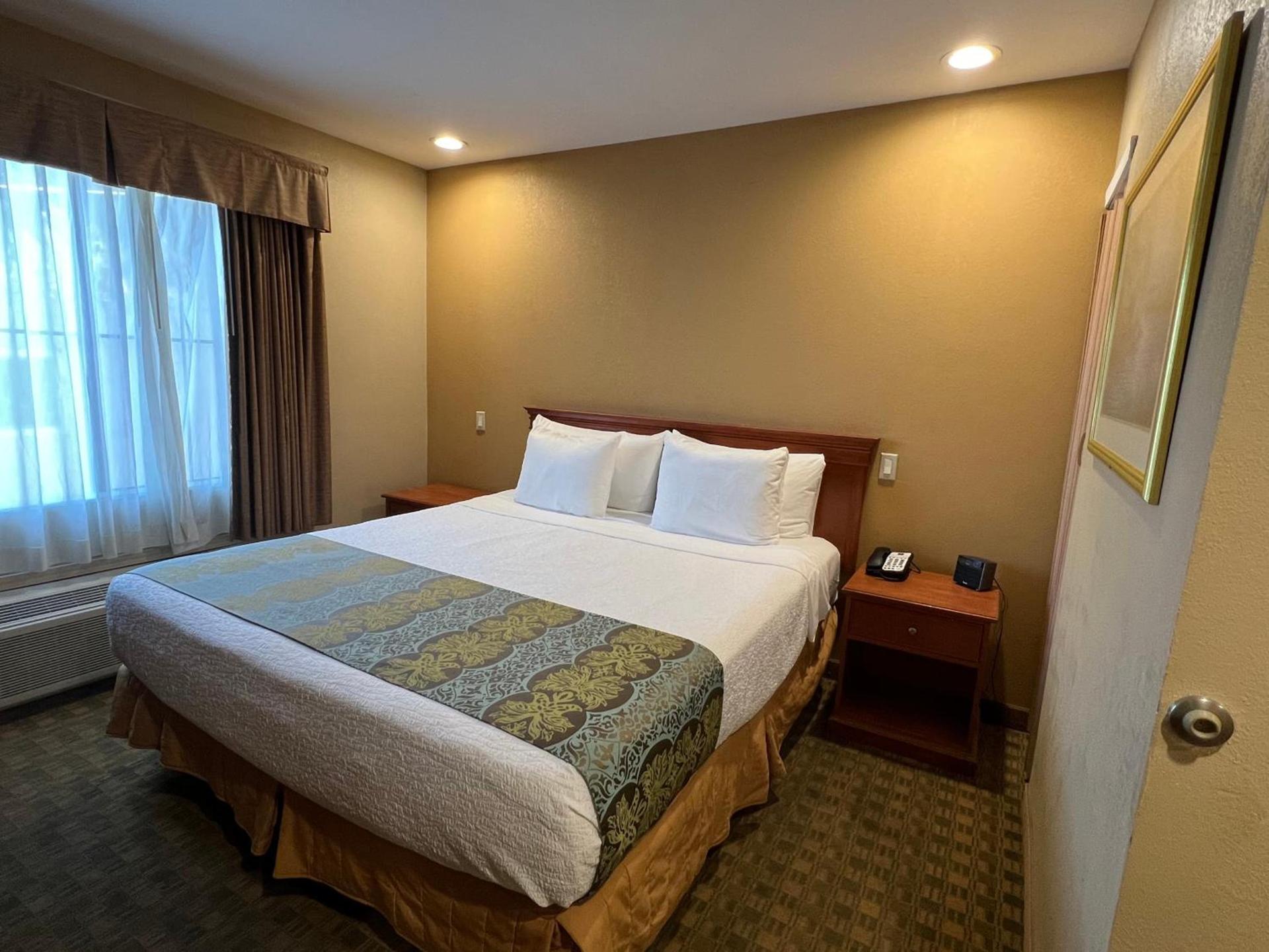 Pleasant Hill Inn photo 8