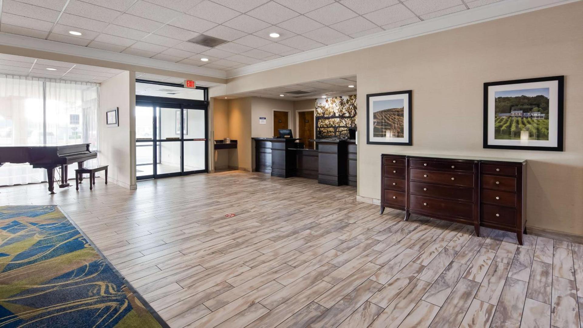 Best Western Leesburg photo 2