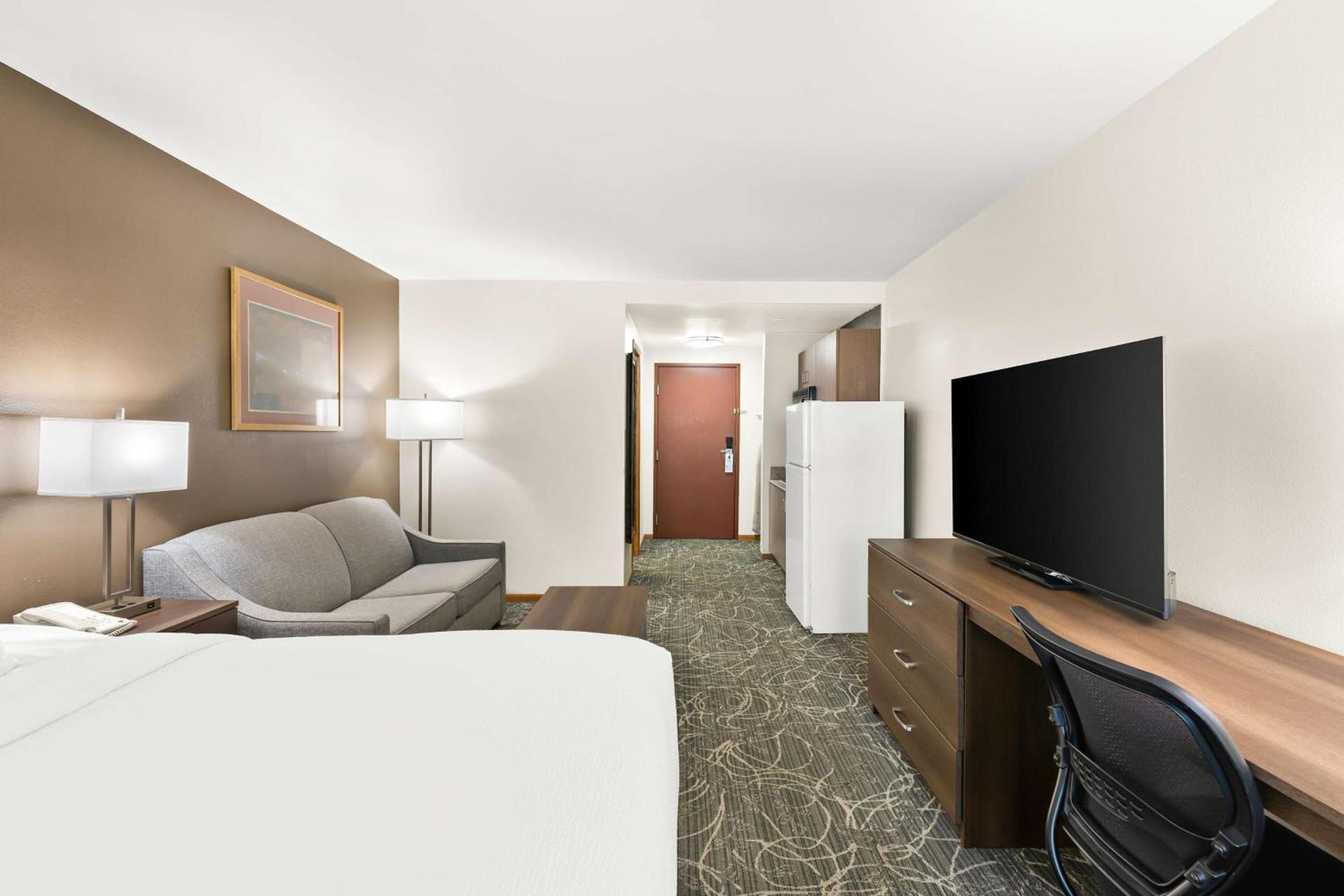 Best Western West Towne Suites photo 7