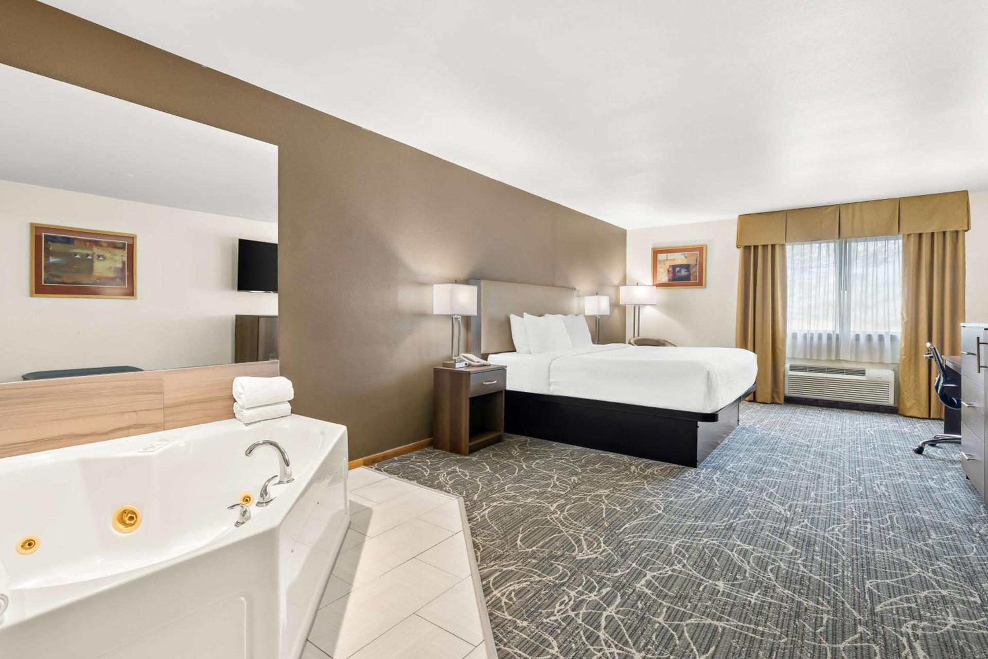 Best Western West Towne Suites photo 6