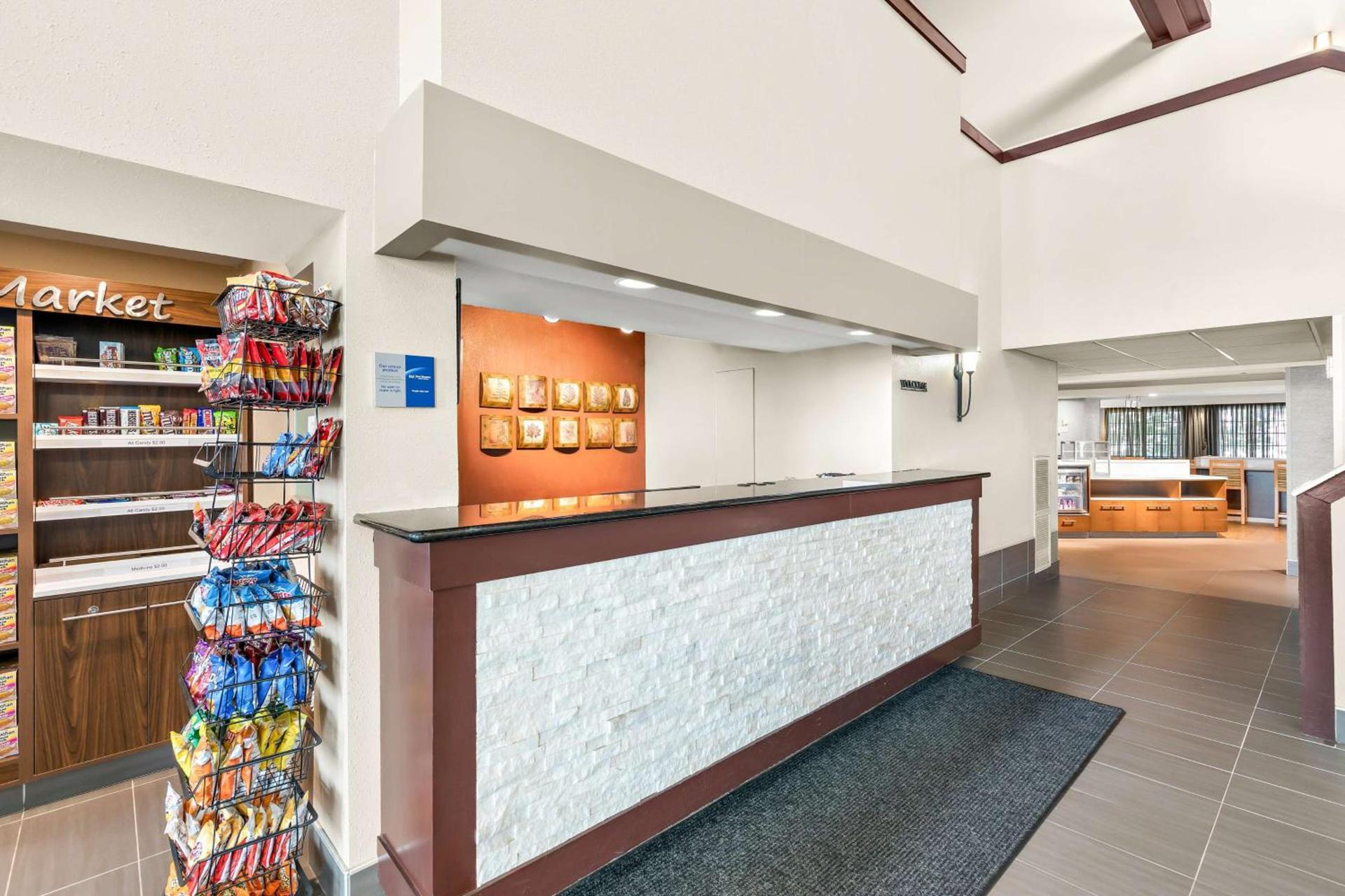 Best Western West Towne Suites photo 2
