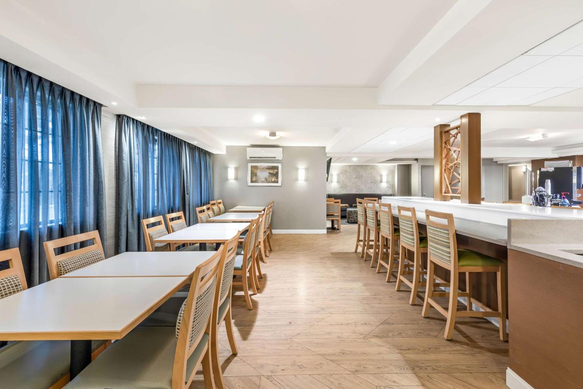 Best Western West Towne Suites photo 9