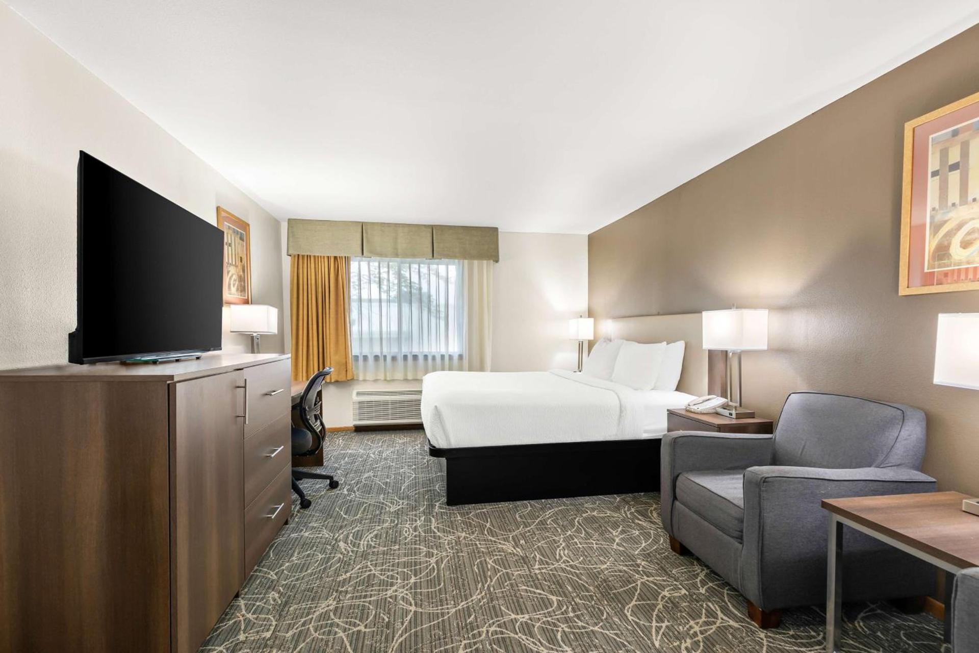 Best Western West Towne Suites photo 15