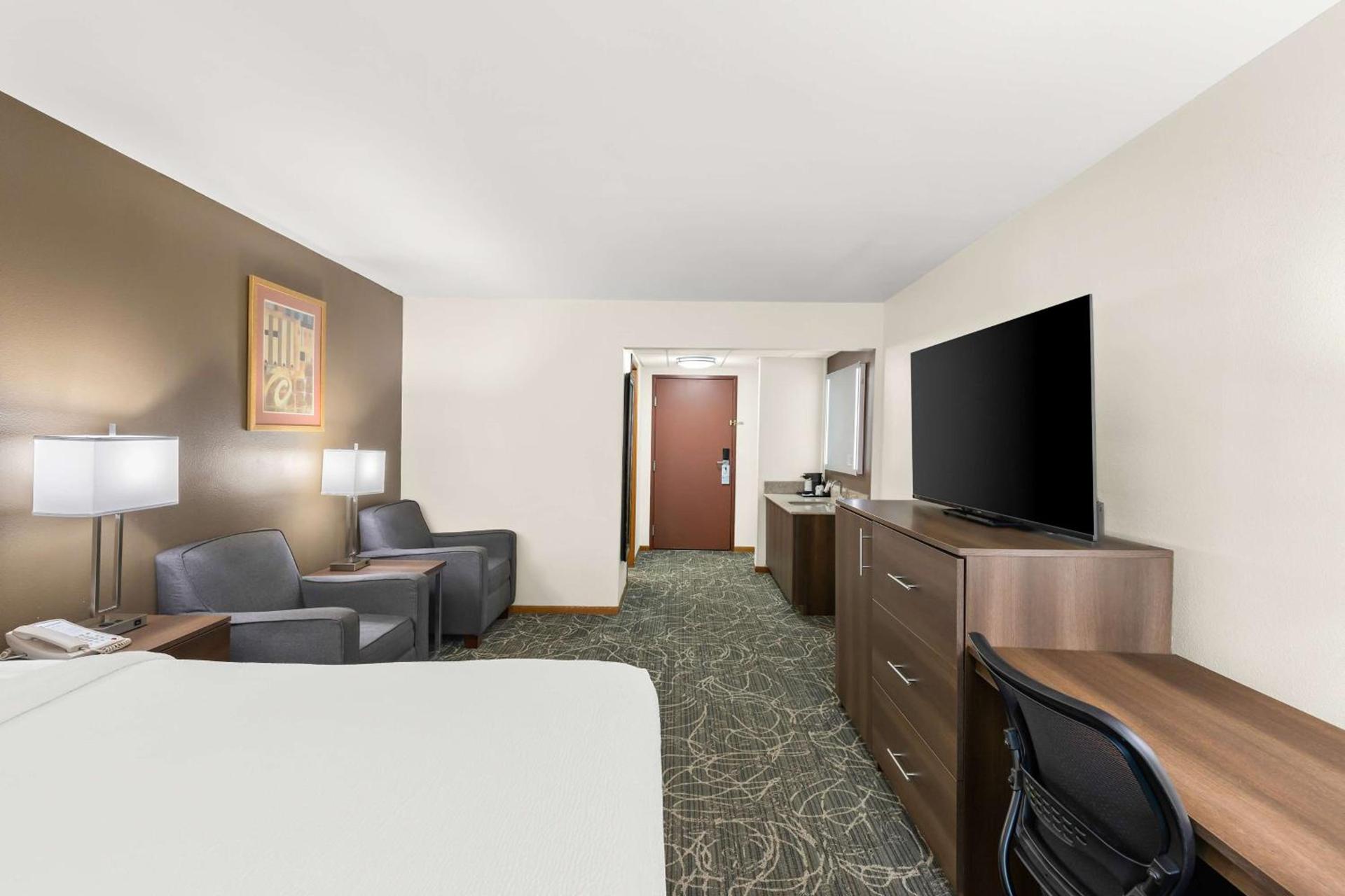 Best Western West Towne Suites photo 17