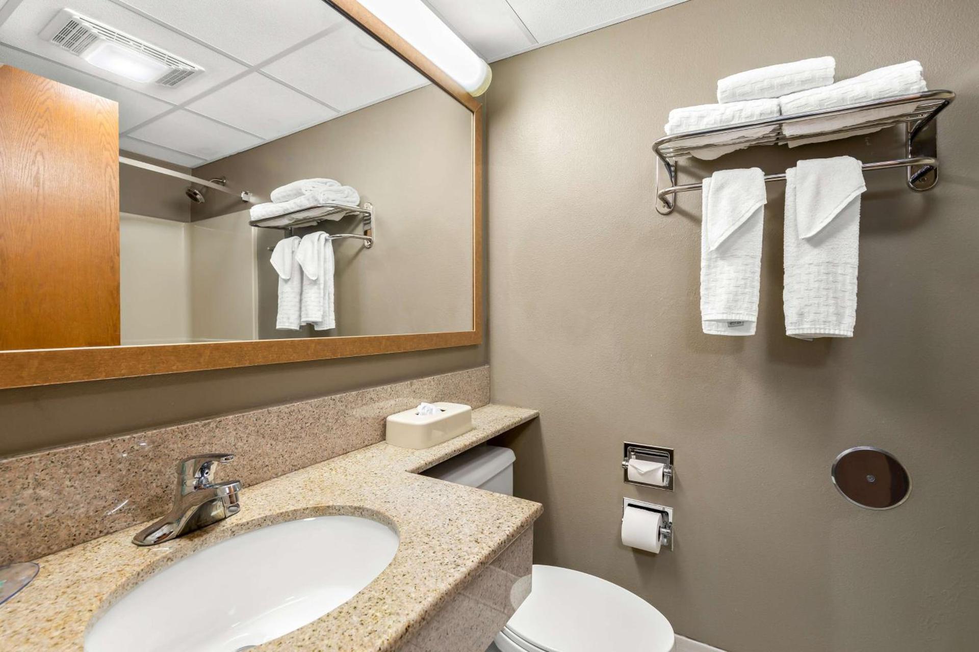 Best Western West Towne Suites photo 18