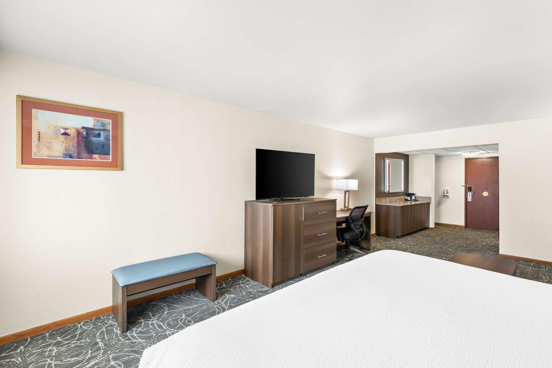 Best Western West Towne Suites photo 22