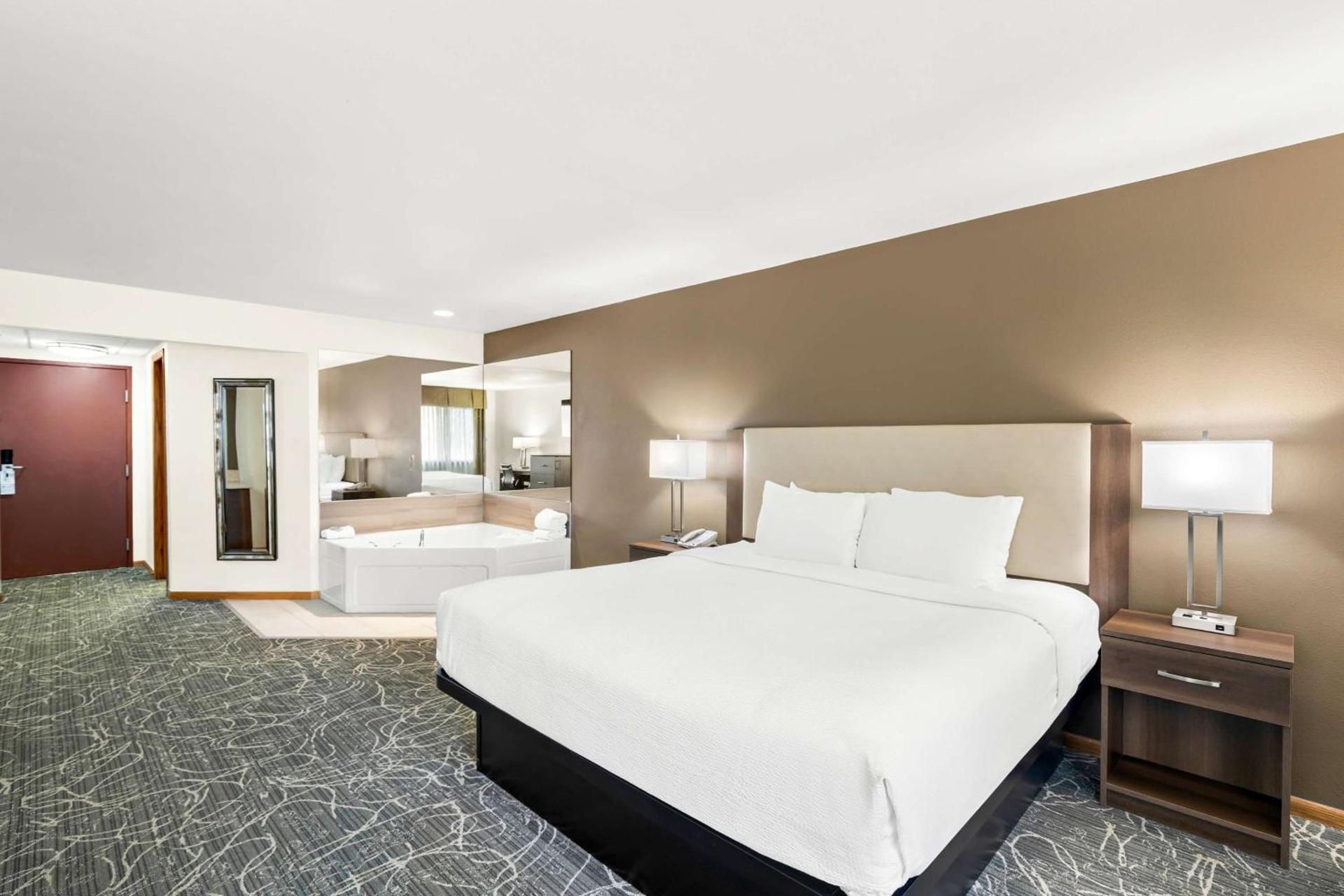 Best Western West Towne Suites photo 20