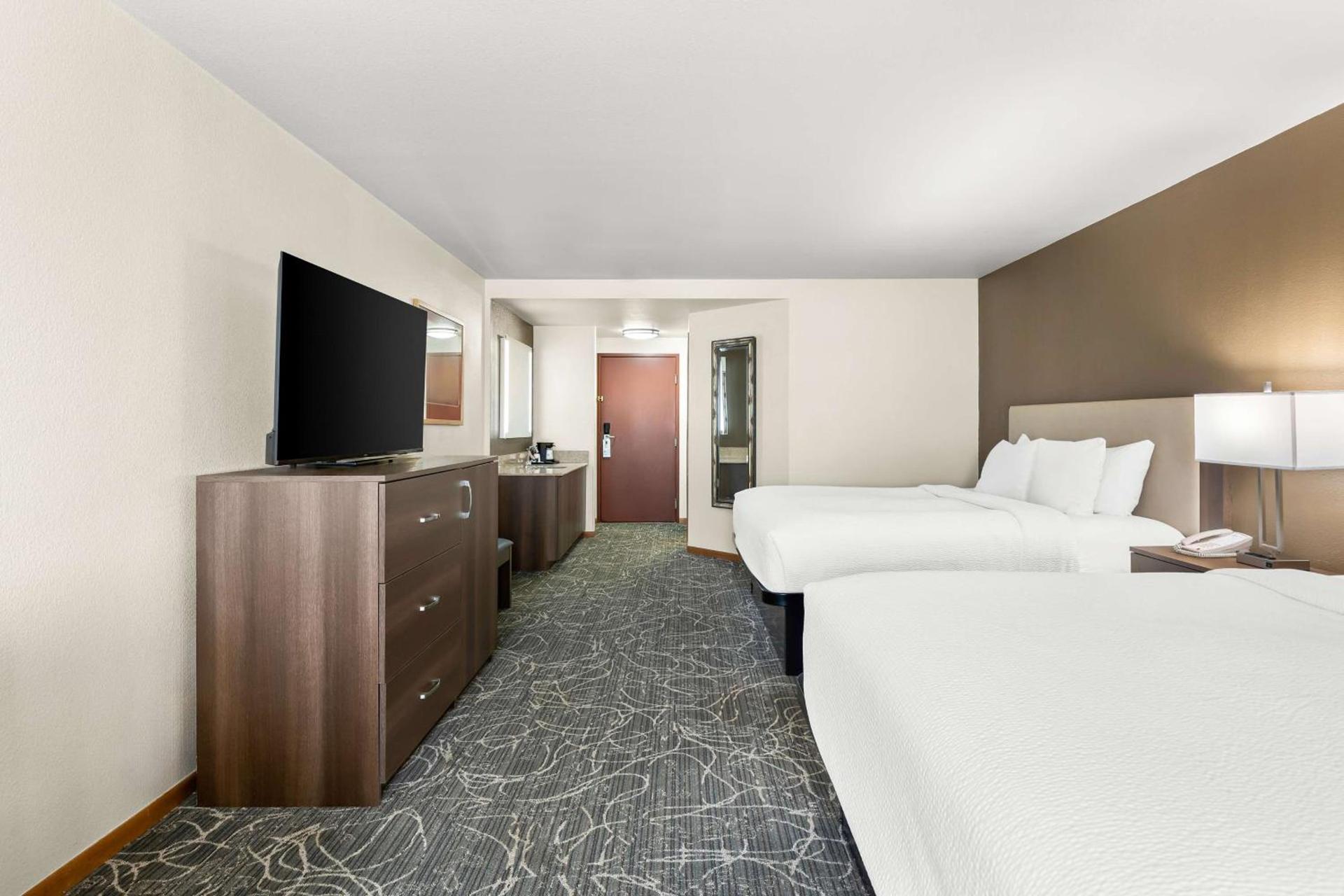 Best Western West Towne Suites photo 24