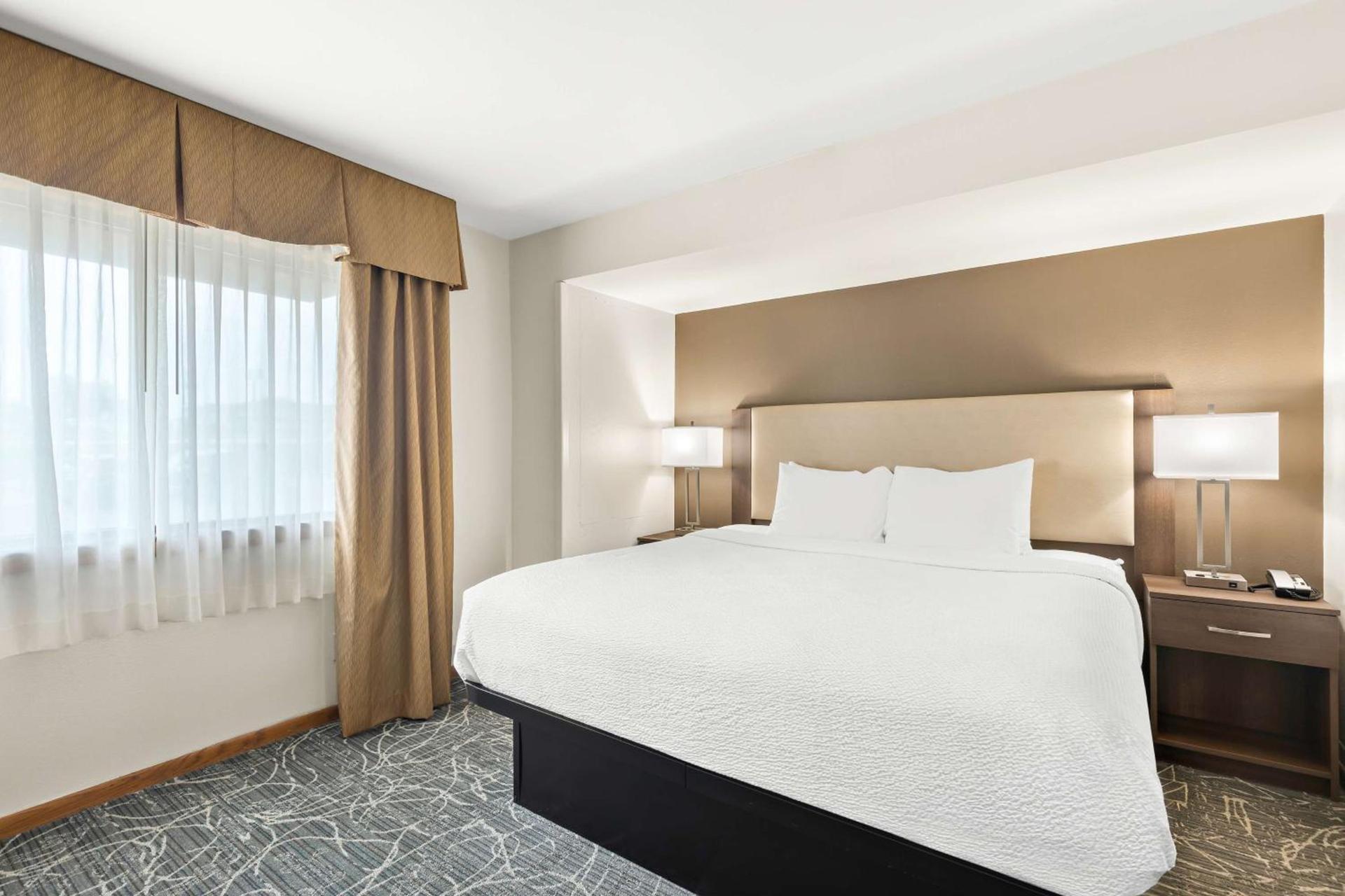 Best Western West Towne Suites photo 38