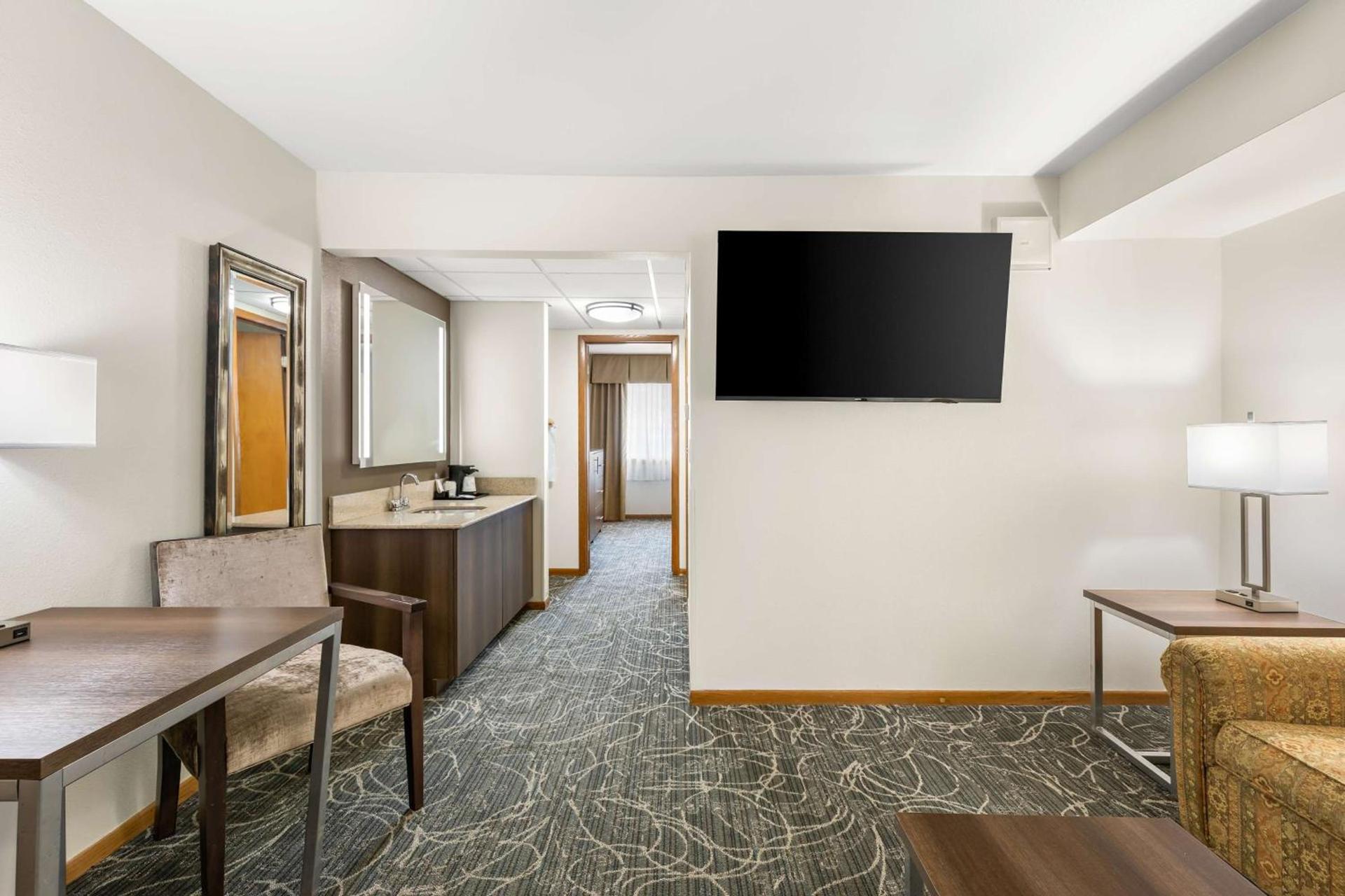 Best Western West Towne Suites photo 37