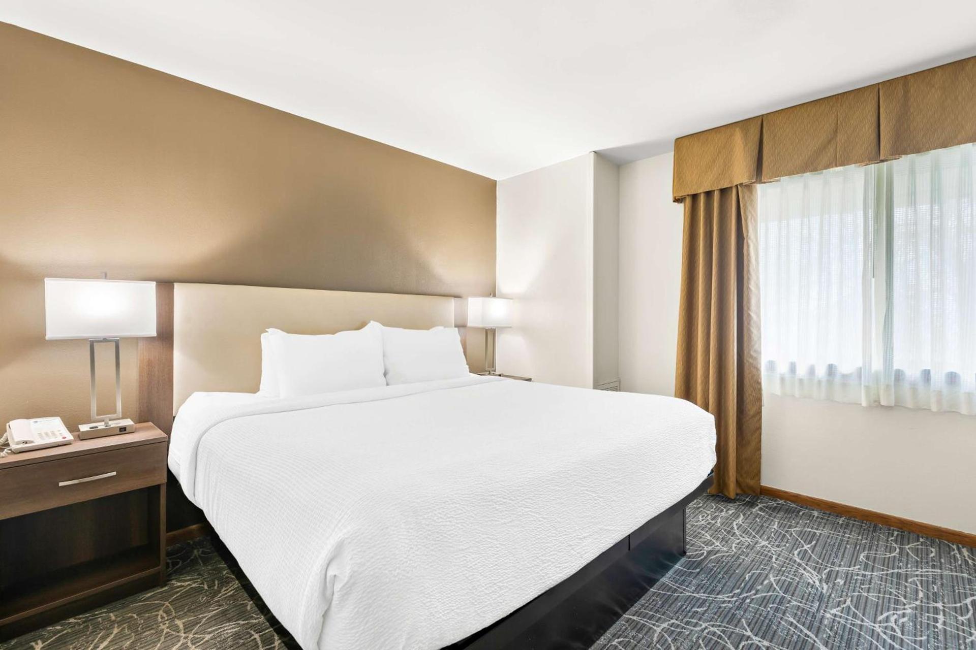 Best Western West Towne Suites photo 41