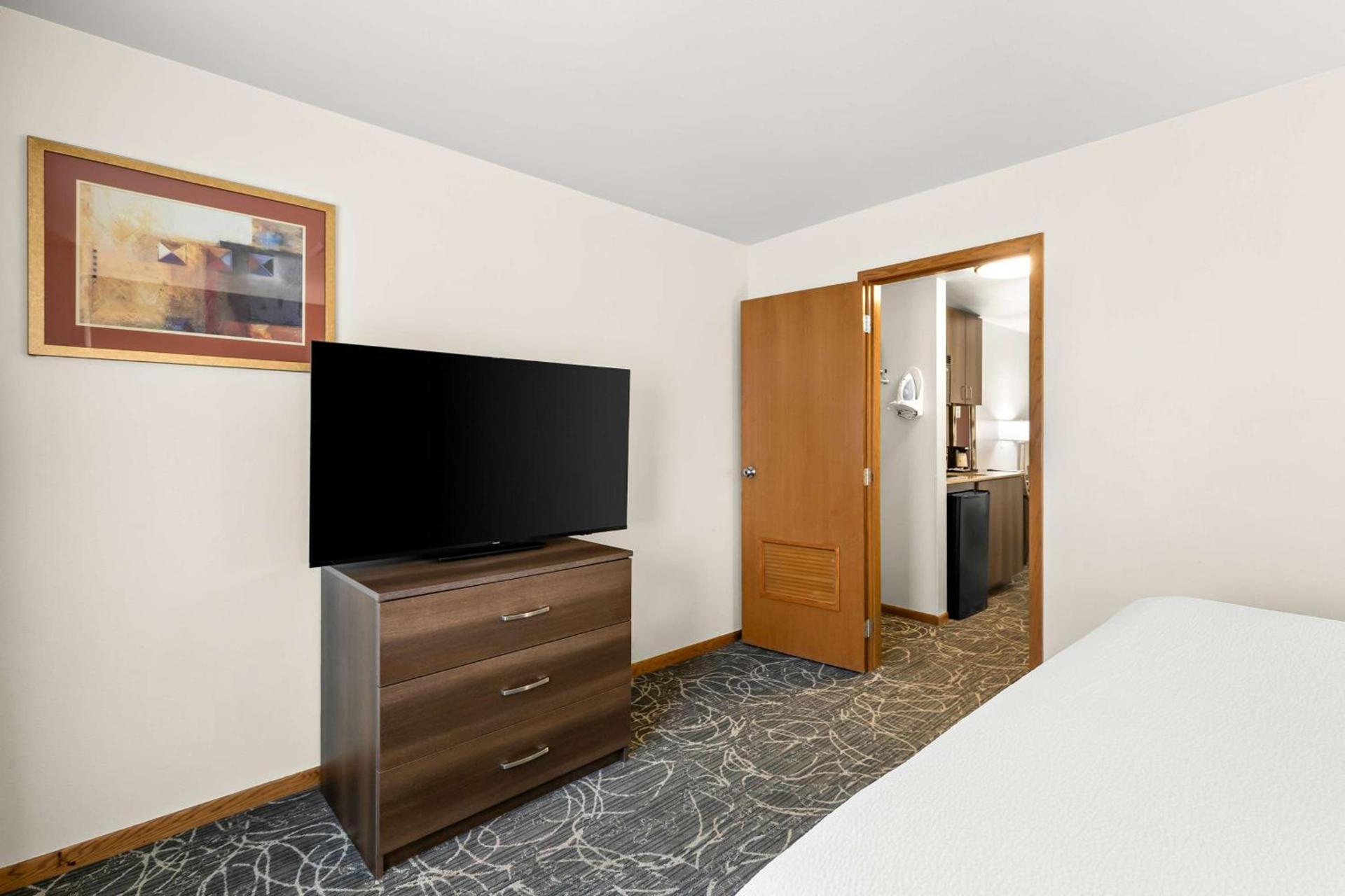 Best Western West Towne Suites photo 42