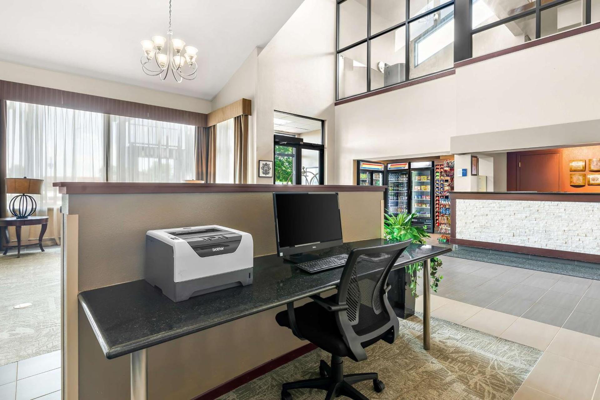 Best Western West Towne Suites photo 44