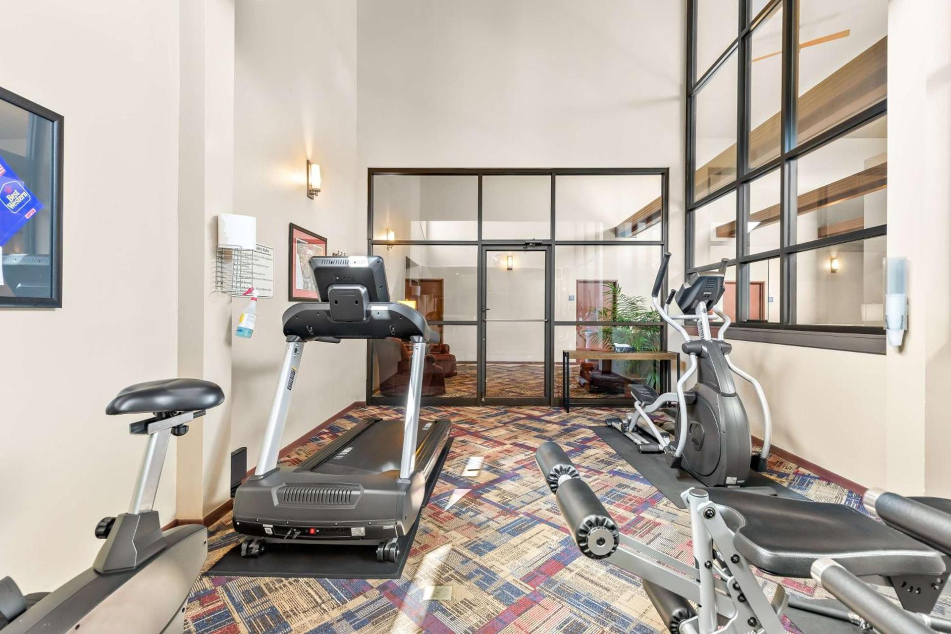 Best Western West Towne Suites photo 46