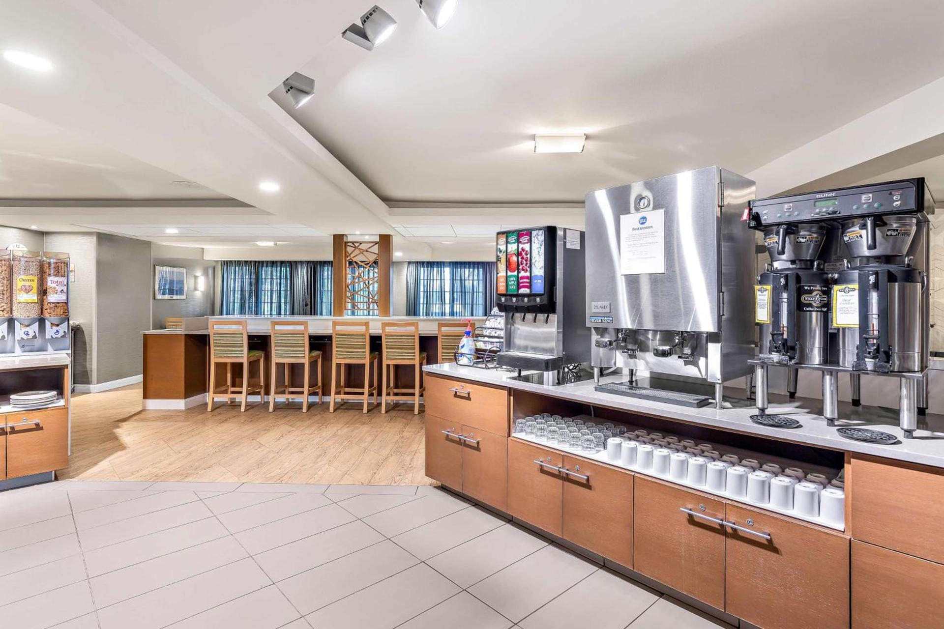 Best Western West Towne Suites photo 48