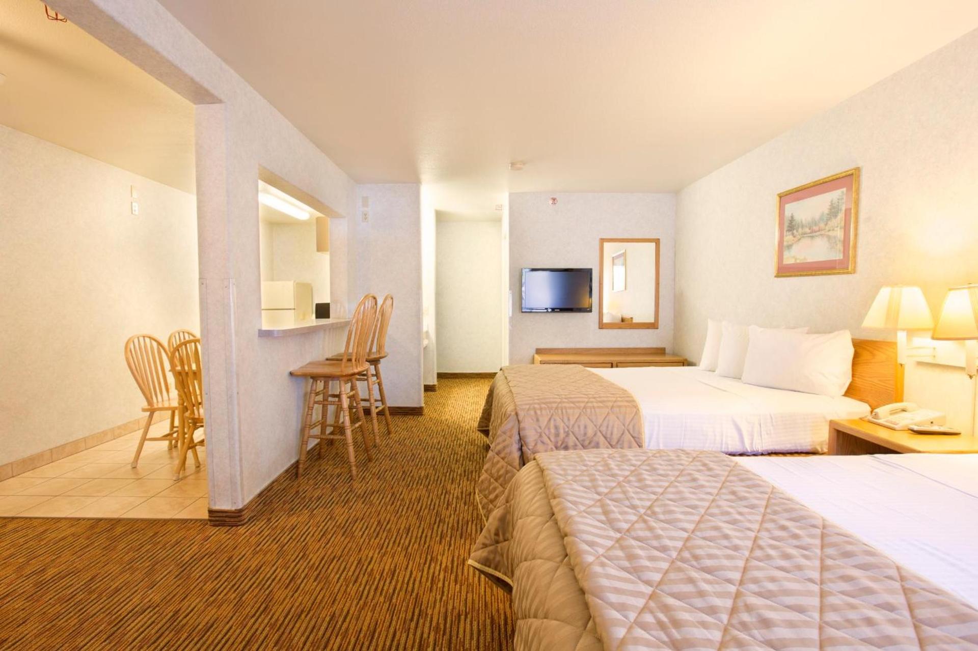 Glenwood Springs Cedar Lodge photo 15
