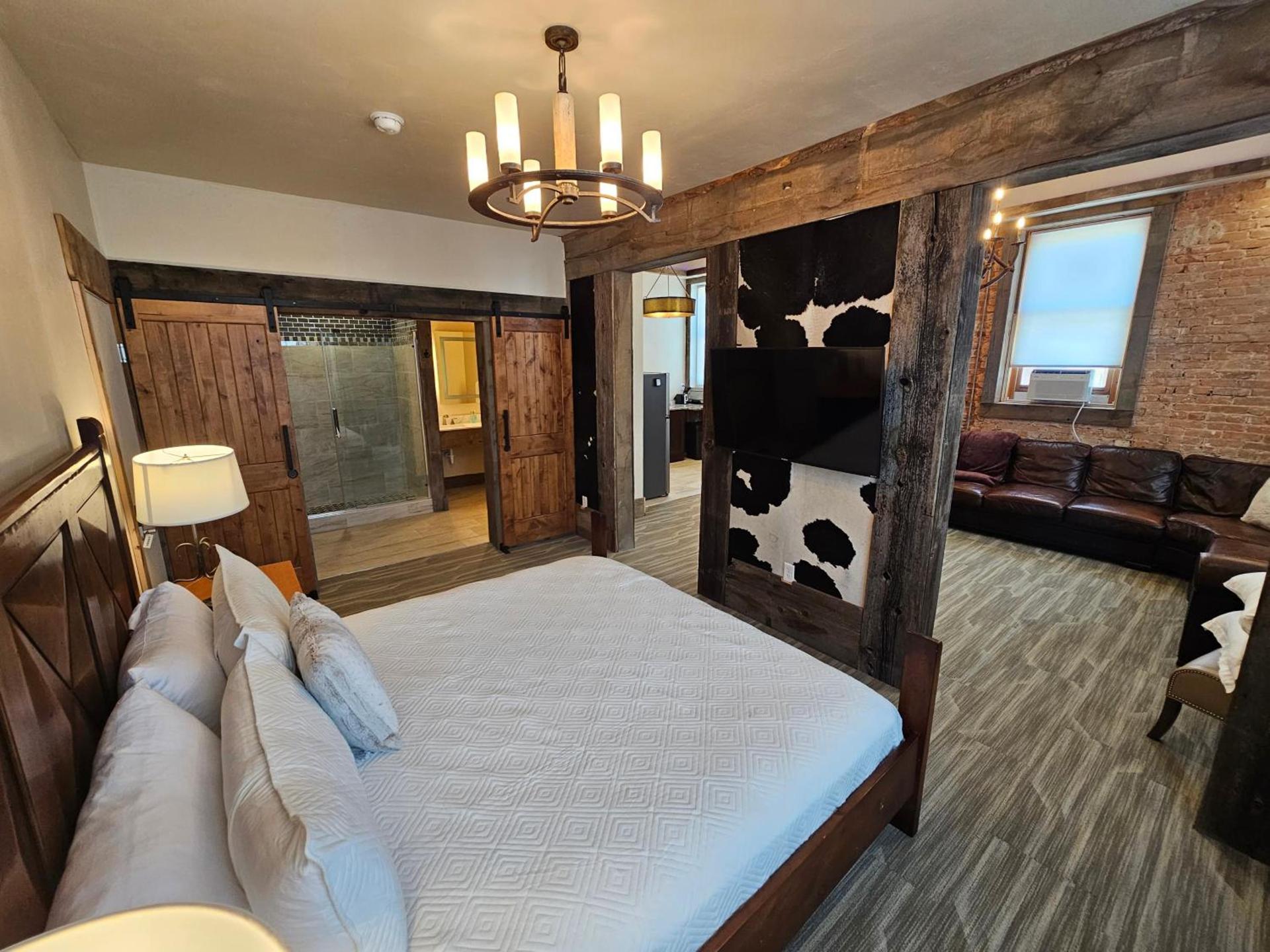 Eaglescape Suites and Event Center photo 19