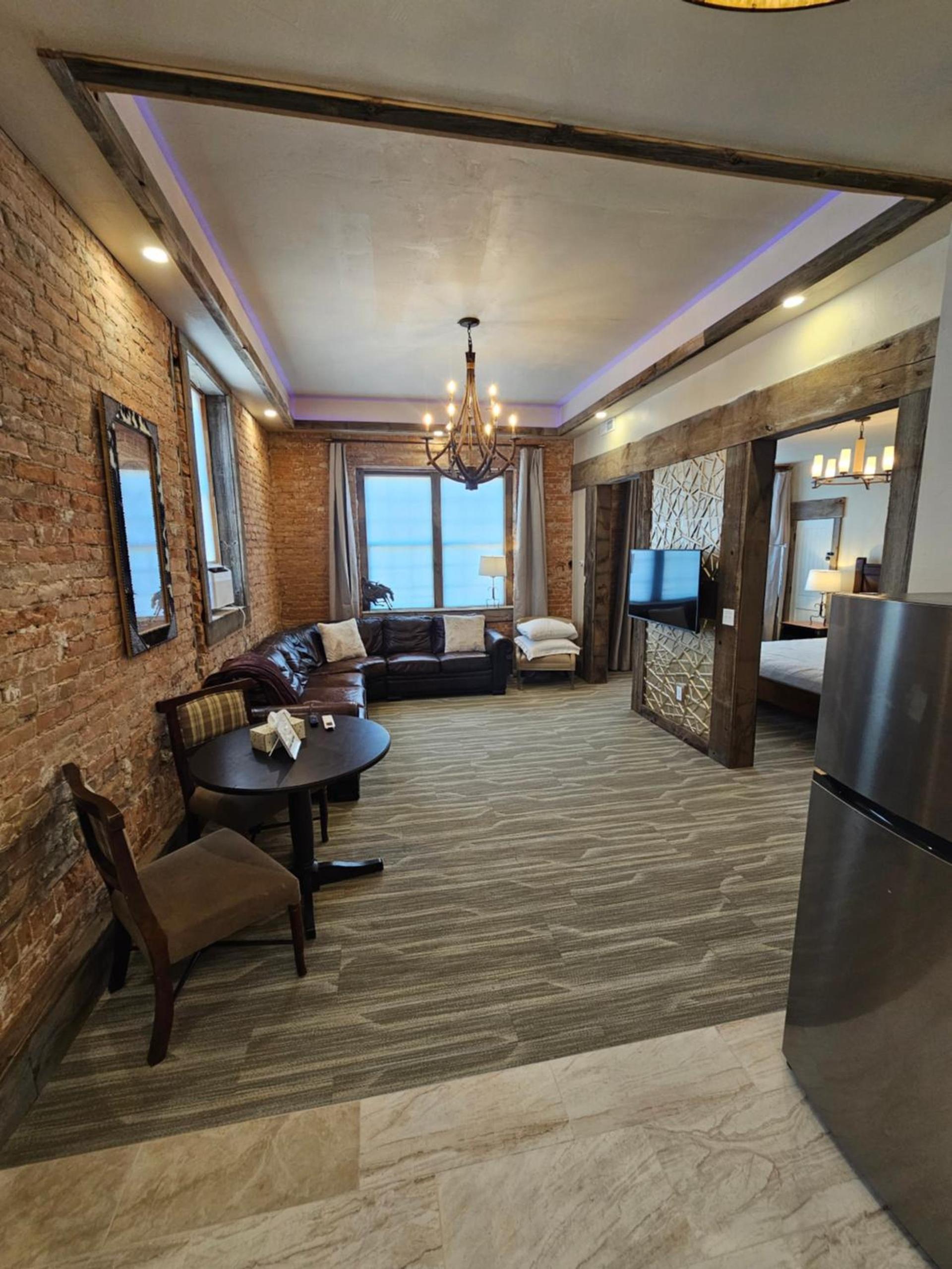 Eaglescape Suites and Event Center photo 5
