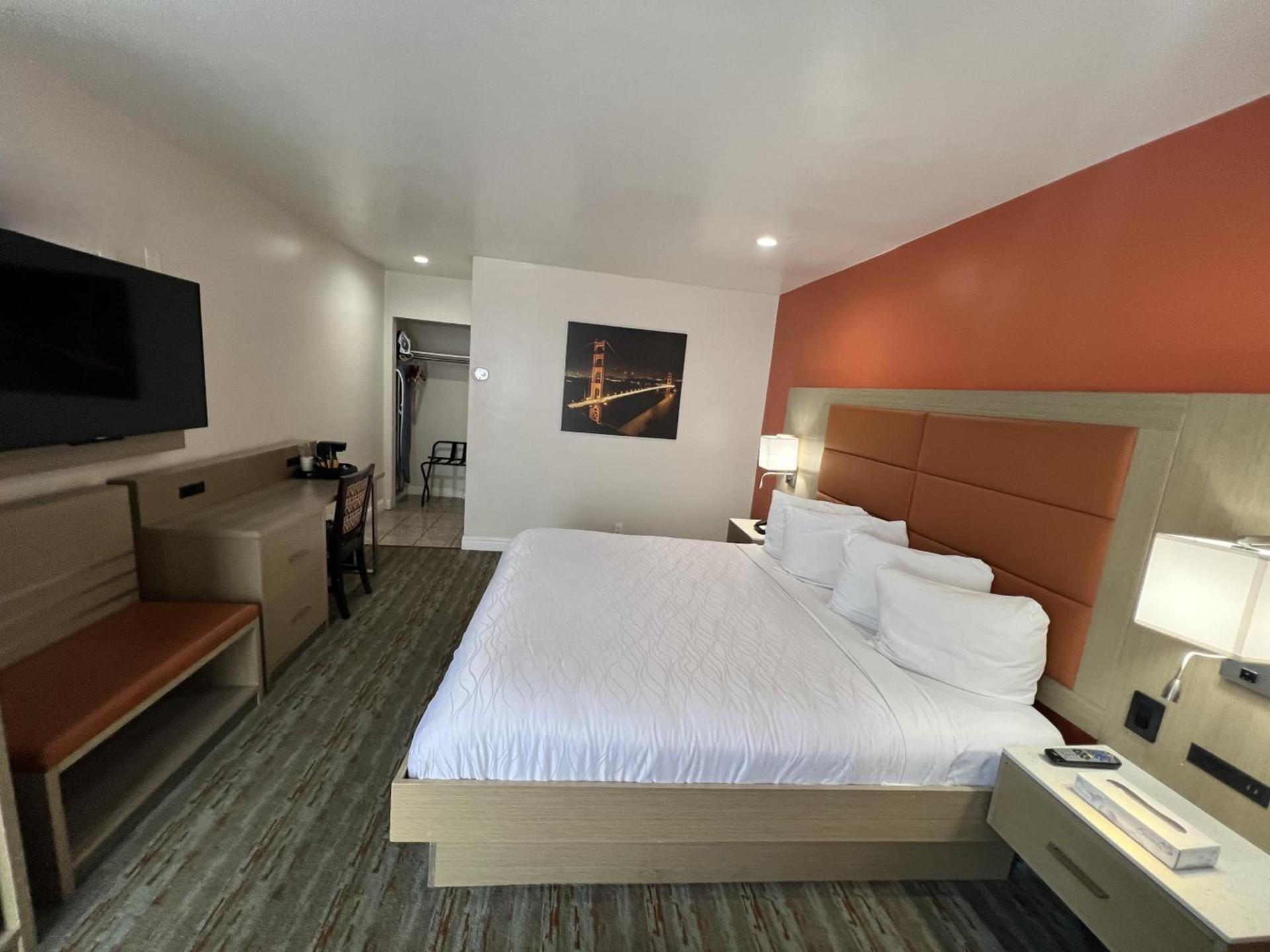 Presidio Parkway Inn photo 22