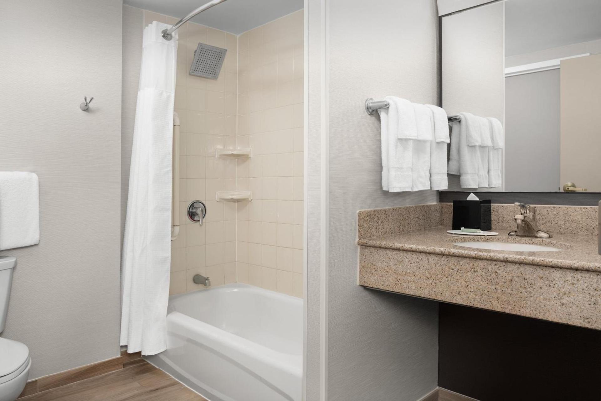 Courtyard by Marriott Virginia Beach Oceanfront North 37th Street photo 36