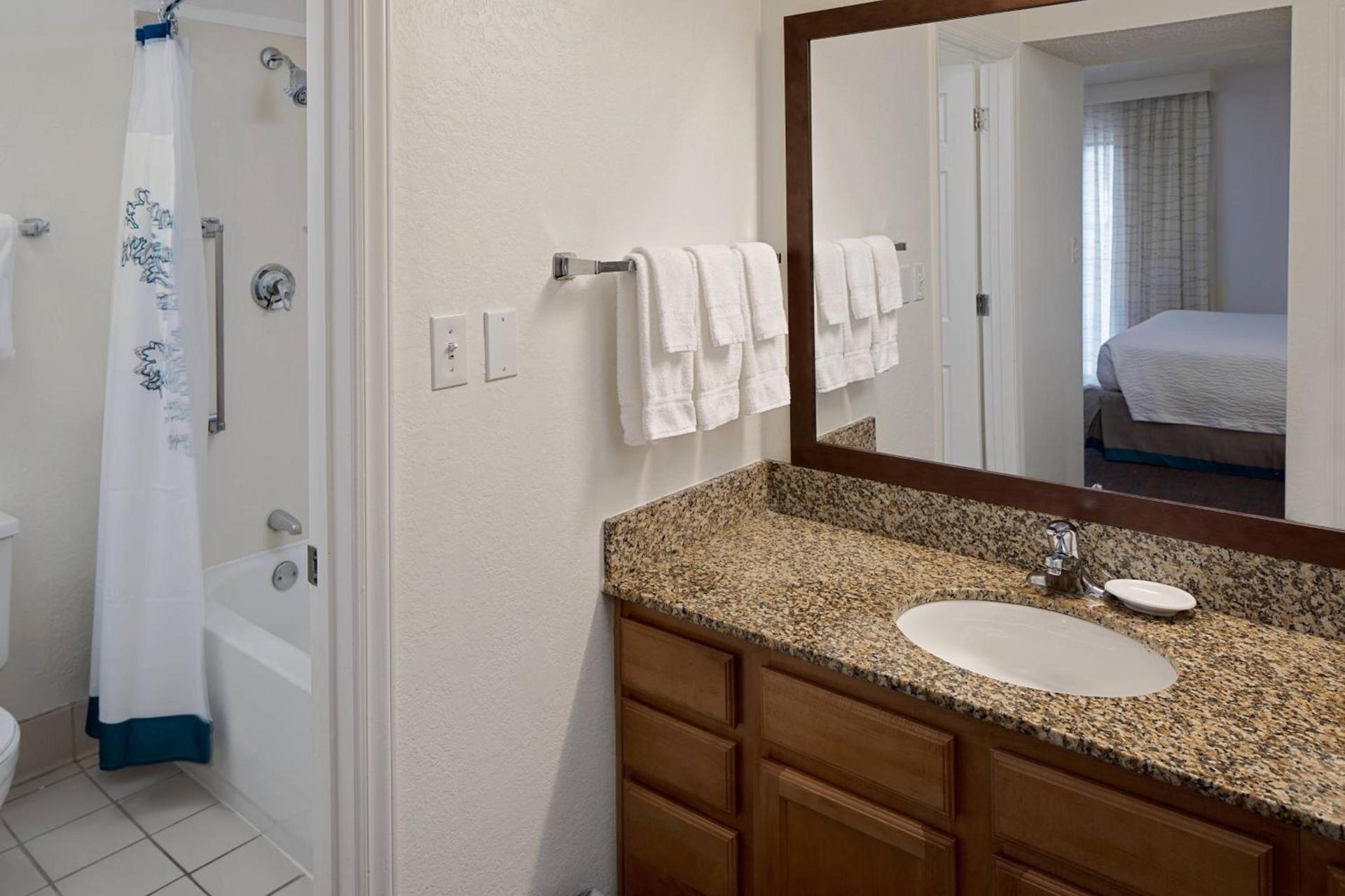 Residence Inn by Marriott Richmond West End photo 8