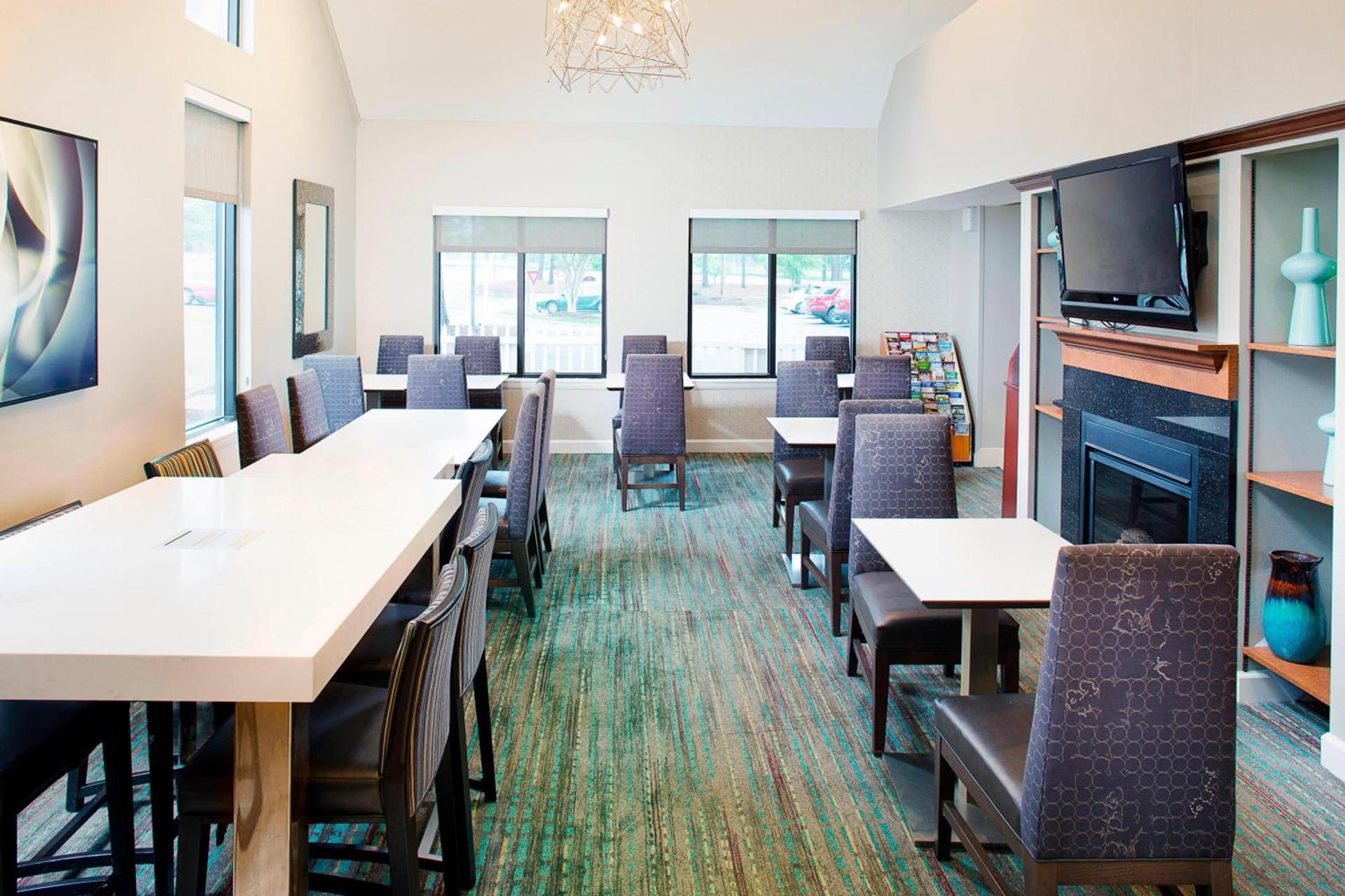 Residence Inn by Marriott Richmond West End photo 12