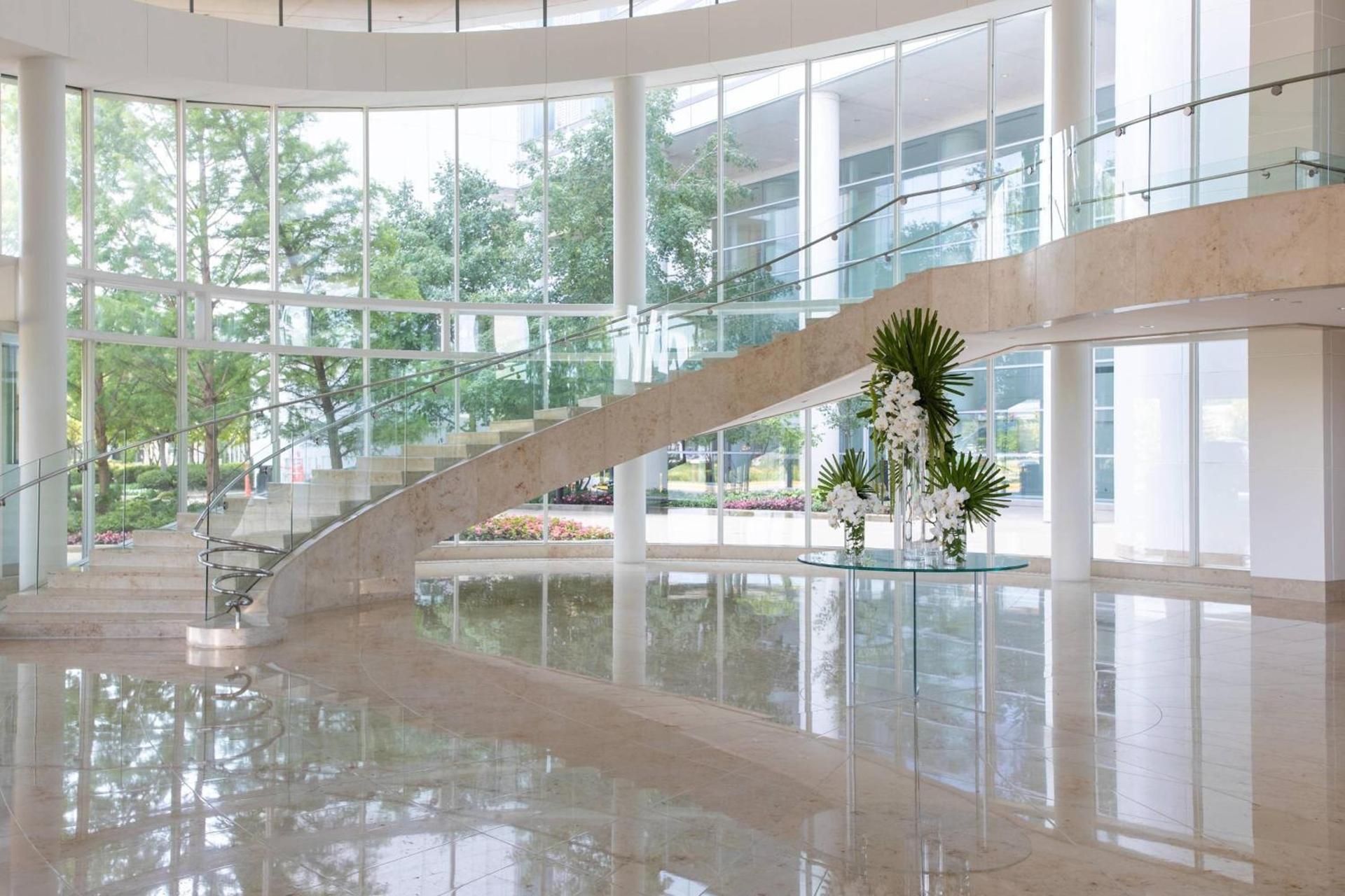 Renaissance Schaumburg Convention Center Hotel photo 3