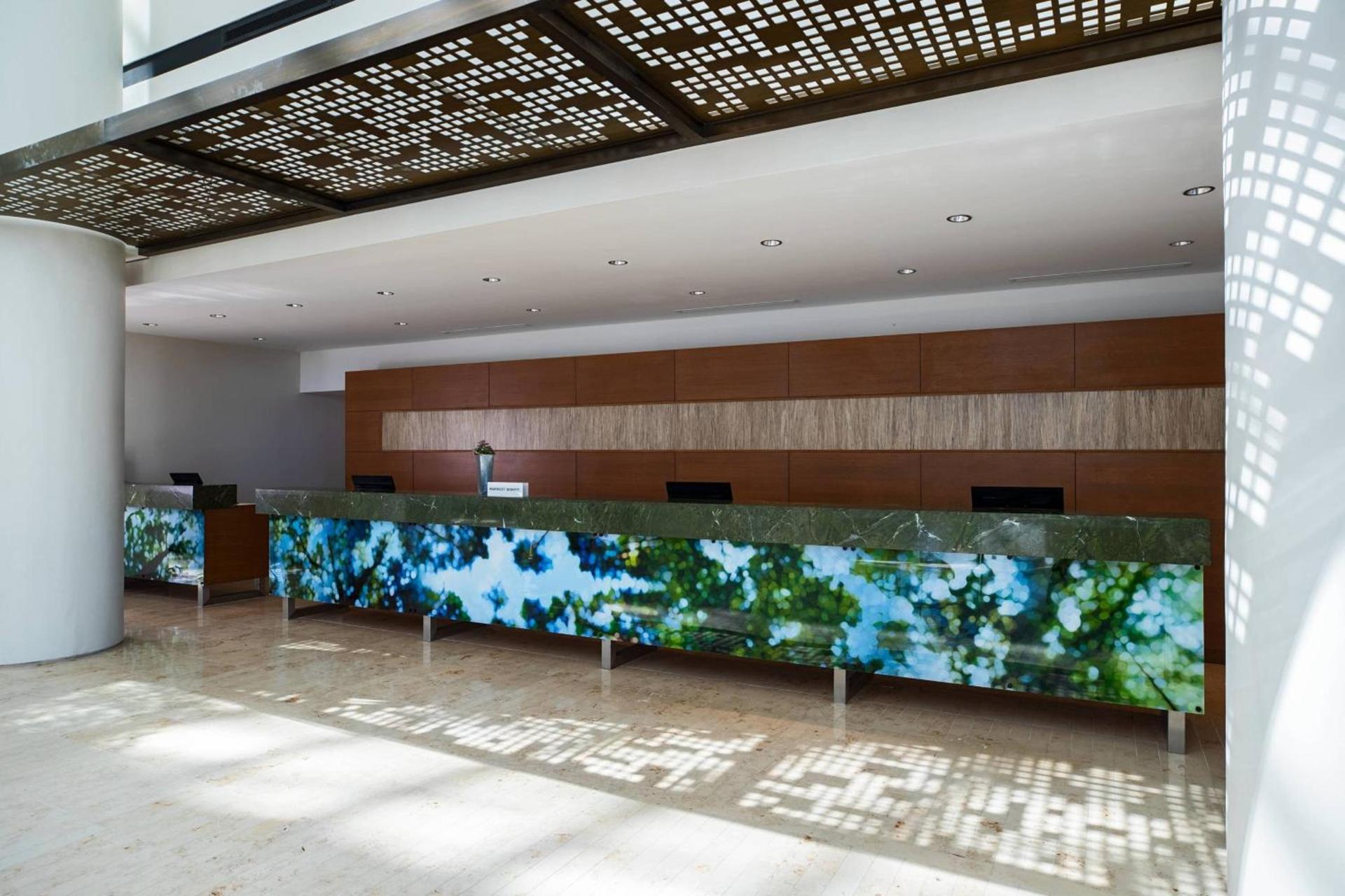 Renaissance Schaumburg Convention Center Hotel photo 4