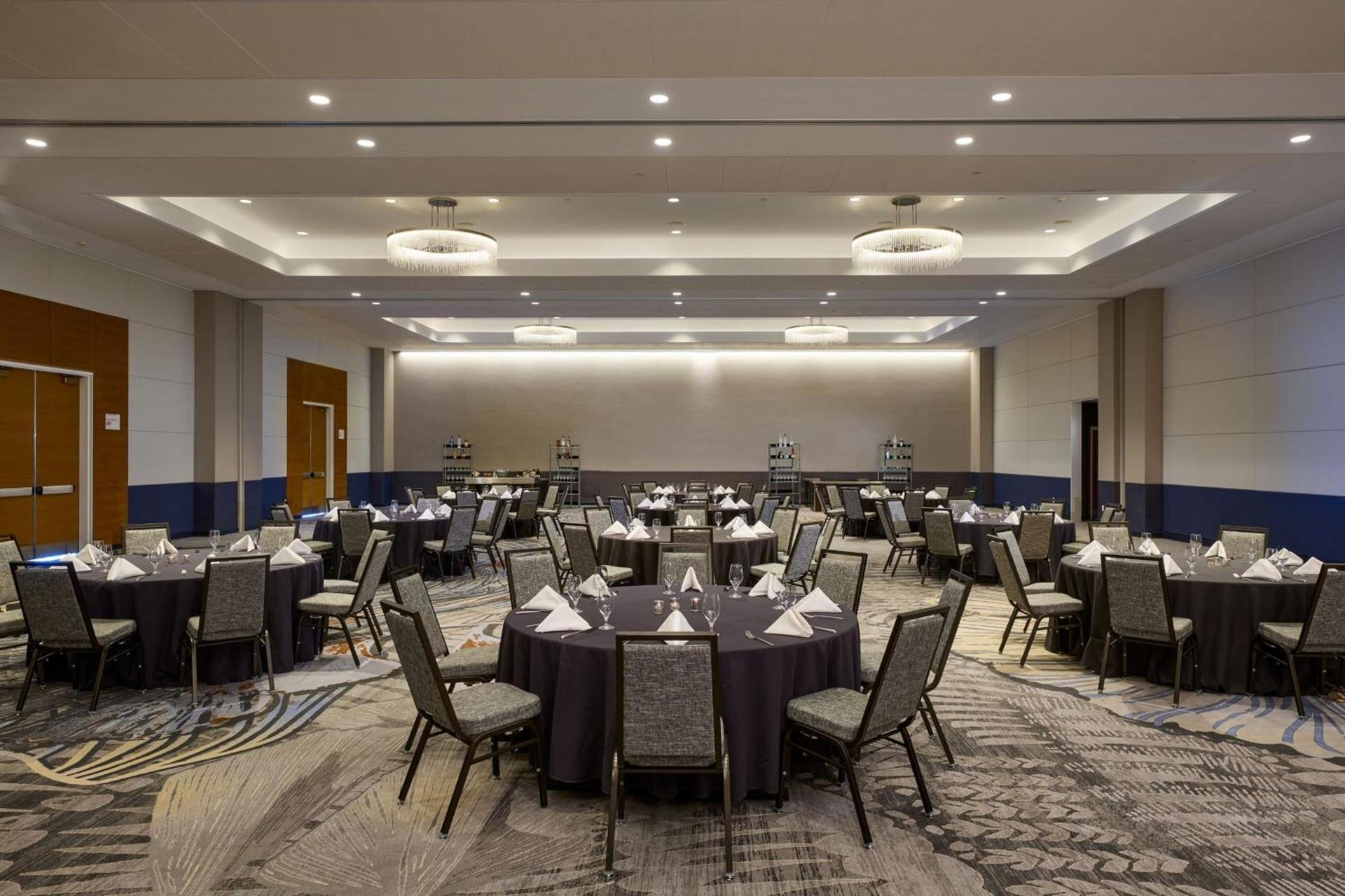Renaissance Schaumburg Convention Center Hotel photo 81