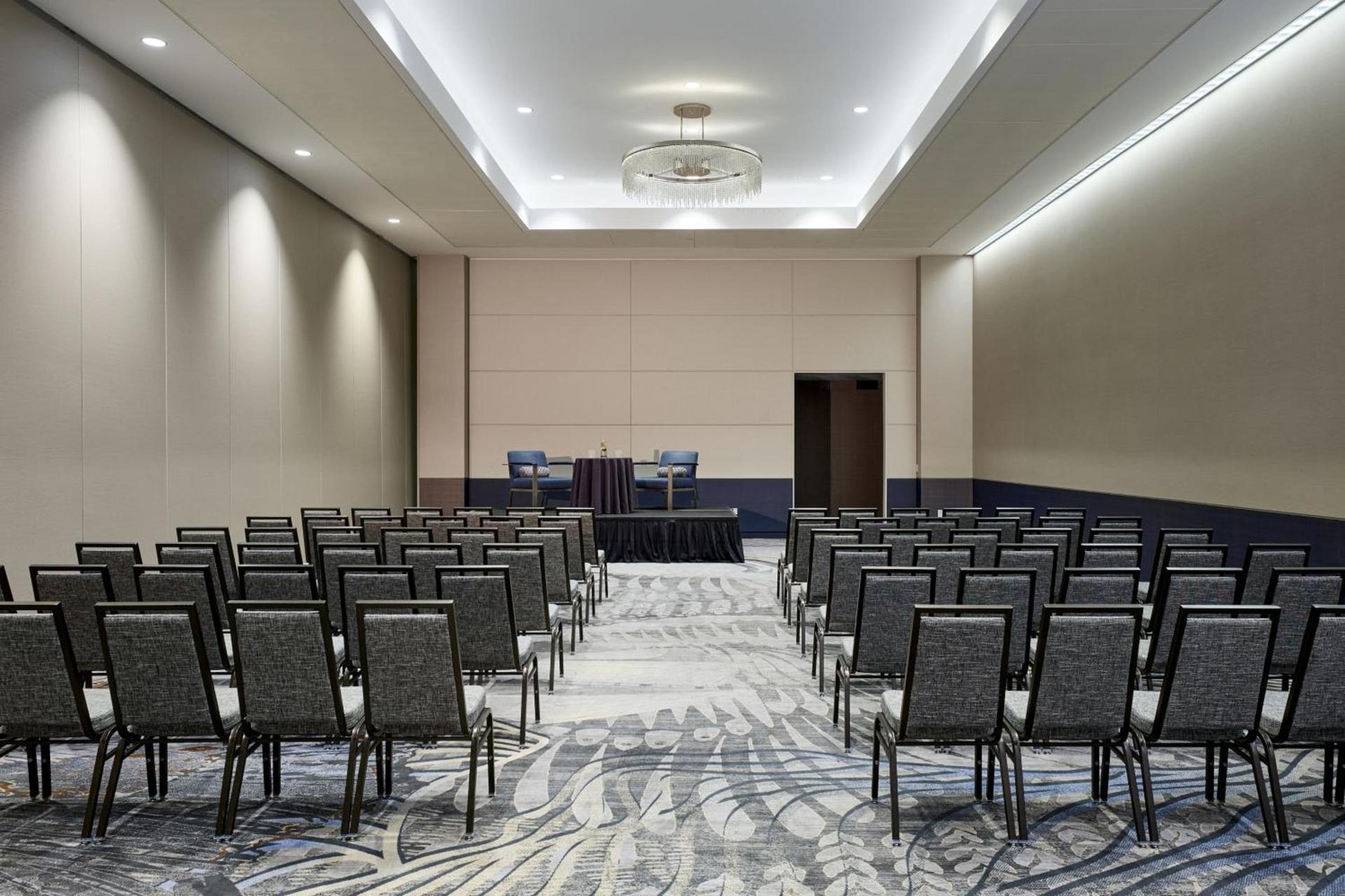 Renaissance Schaumburg Convention Center Hotel photo 82