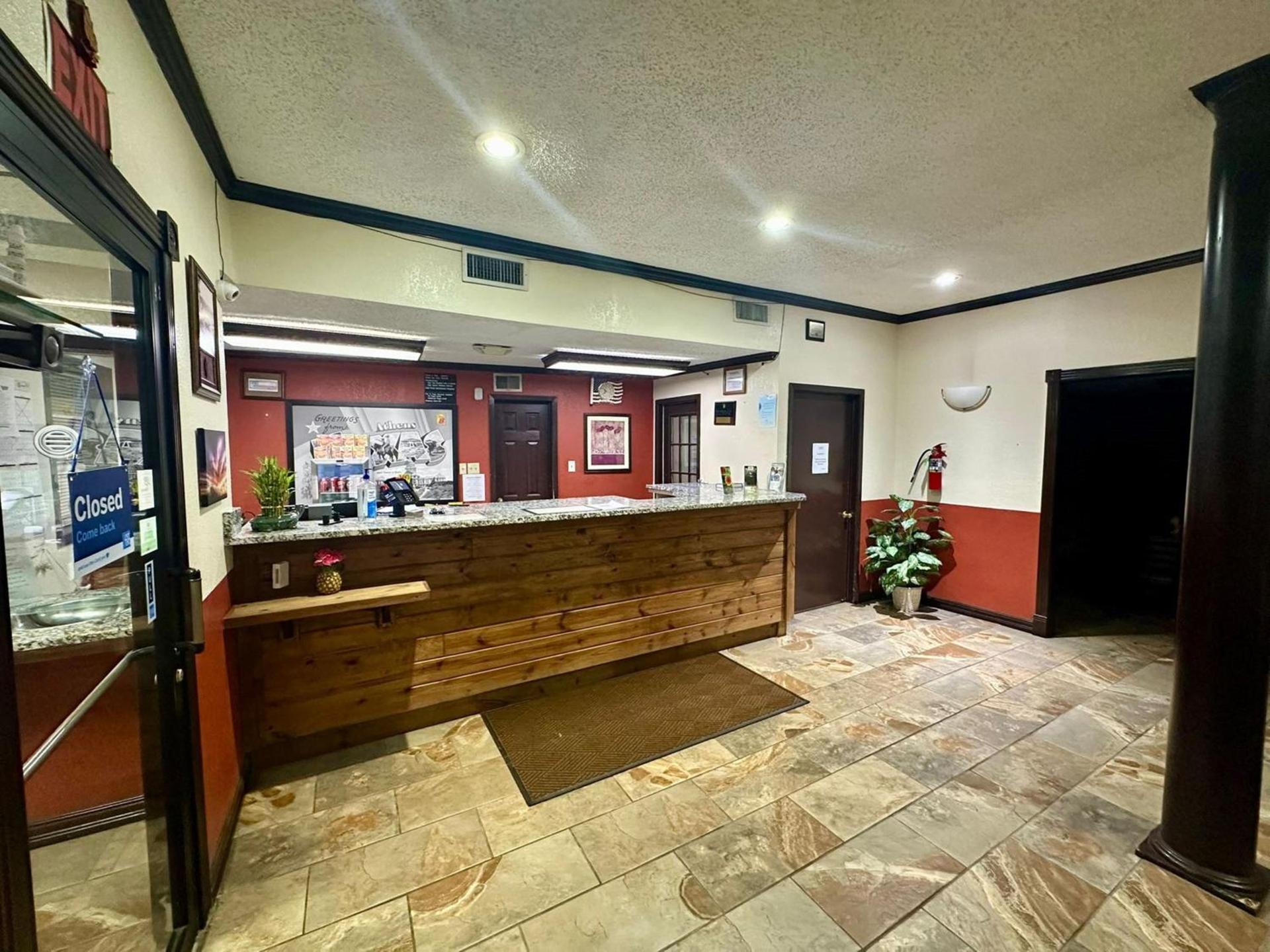 Super 8 by Wyndham Athens TX photo 18