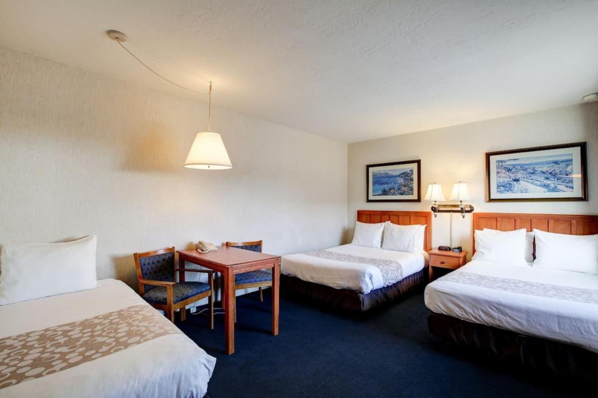 Newport Channel Inn photo 8