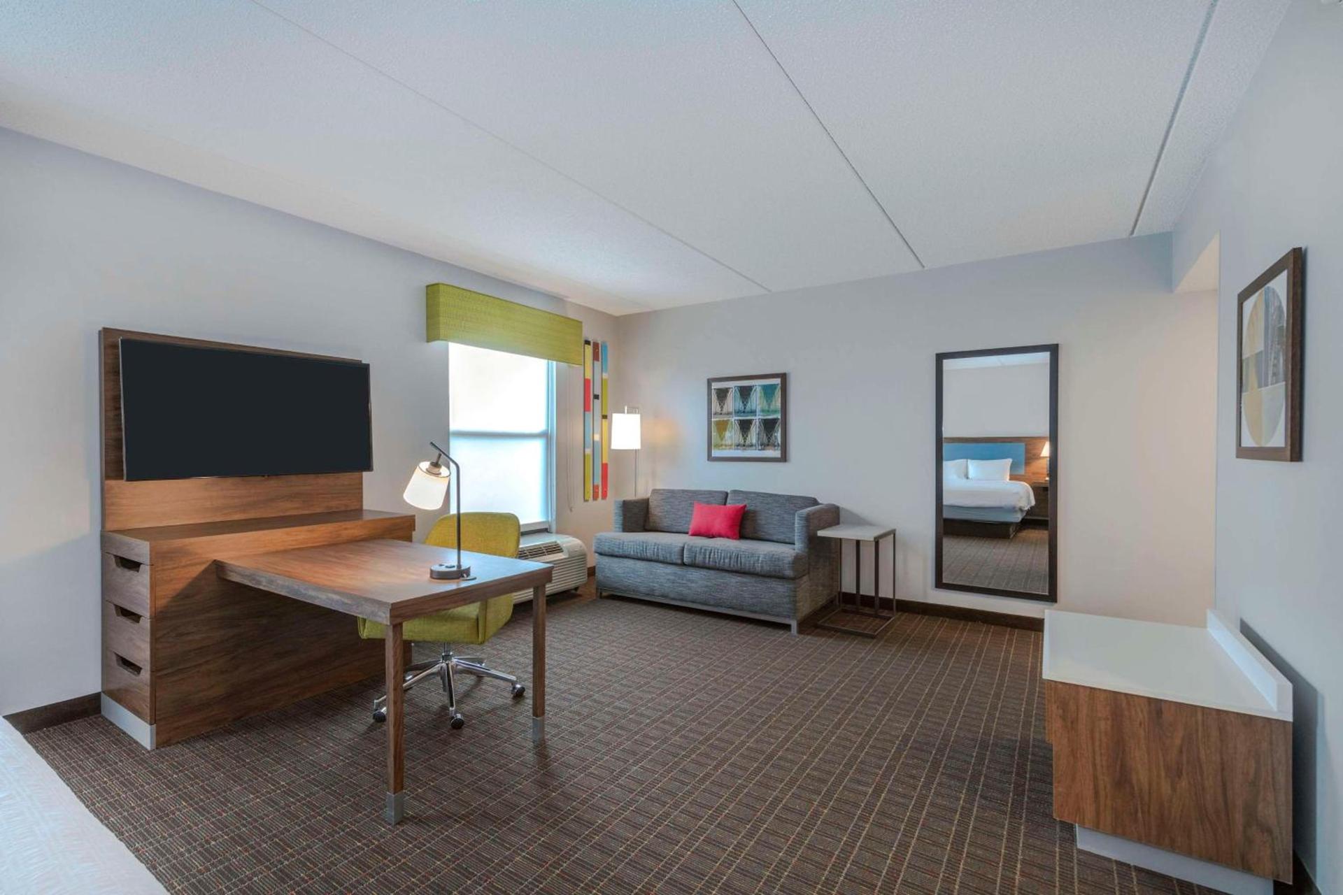 Hampton Inn & Suites Burlington photo 17