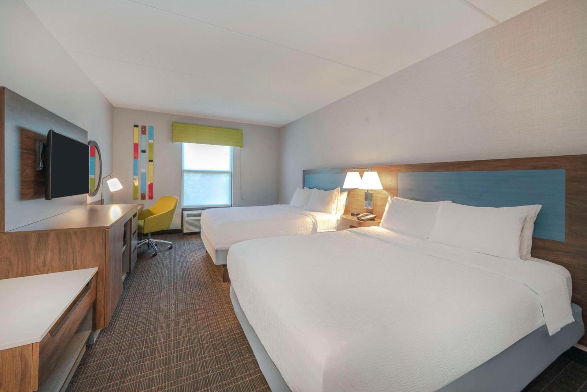 Hampton Inn & Suites Burlington photo 23