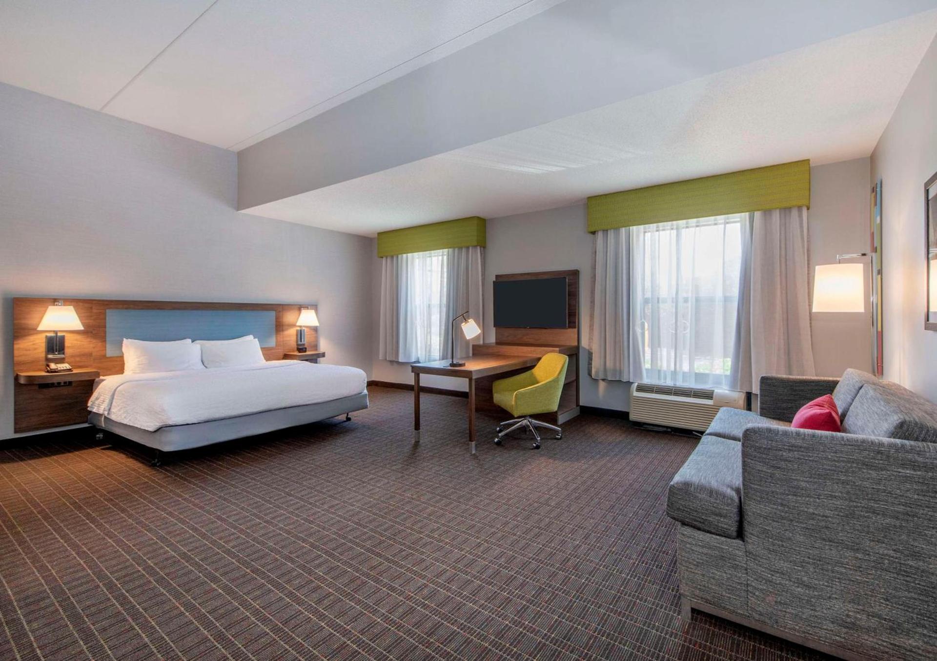 Hampton Inn & Suites Burlington photo 12