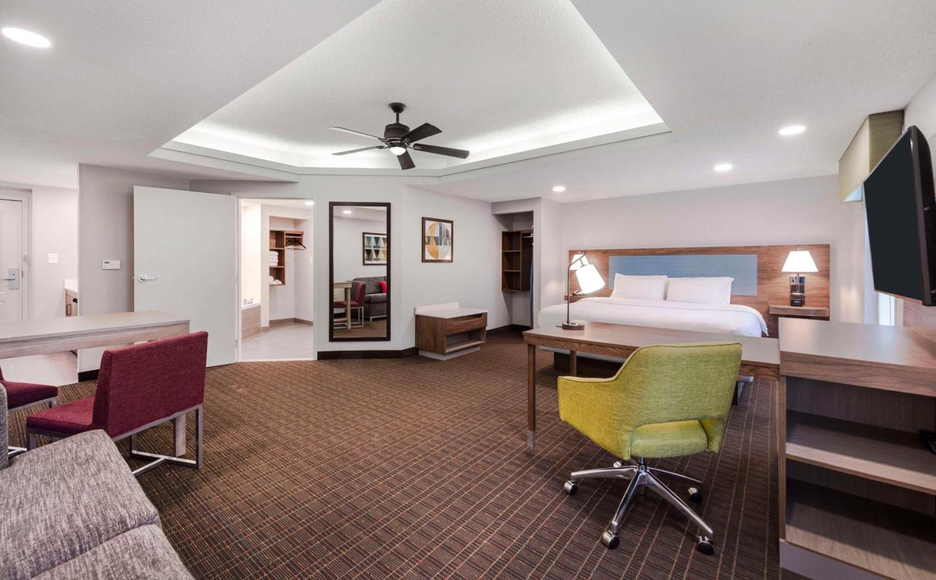 Hampton Inn & Suites Burlington photo 31