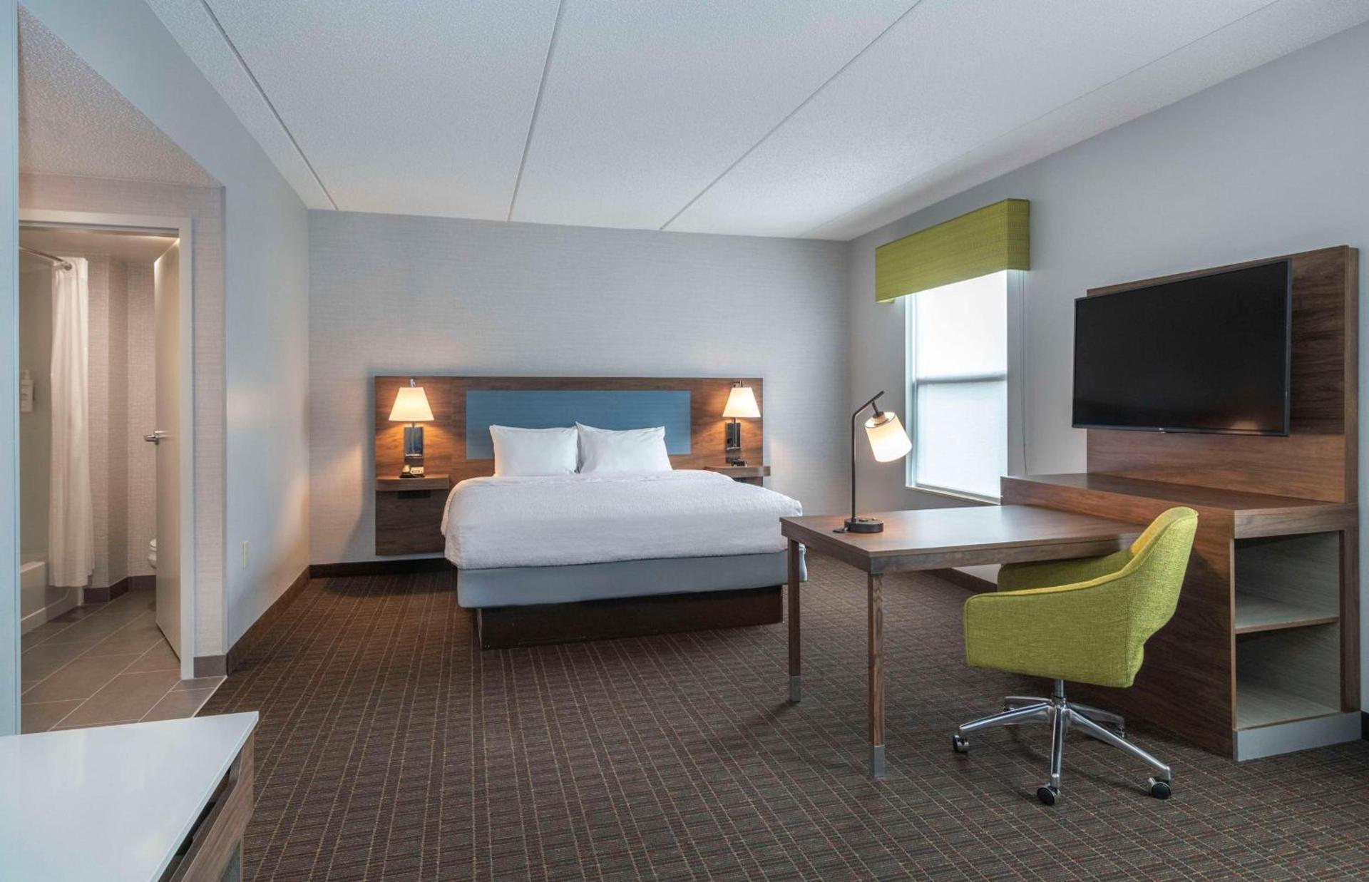 Hampton Inn & Suites Burlington photo 15