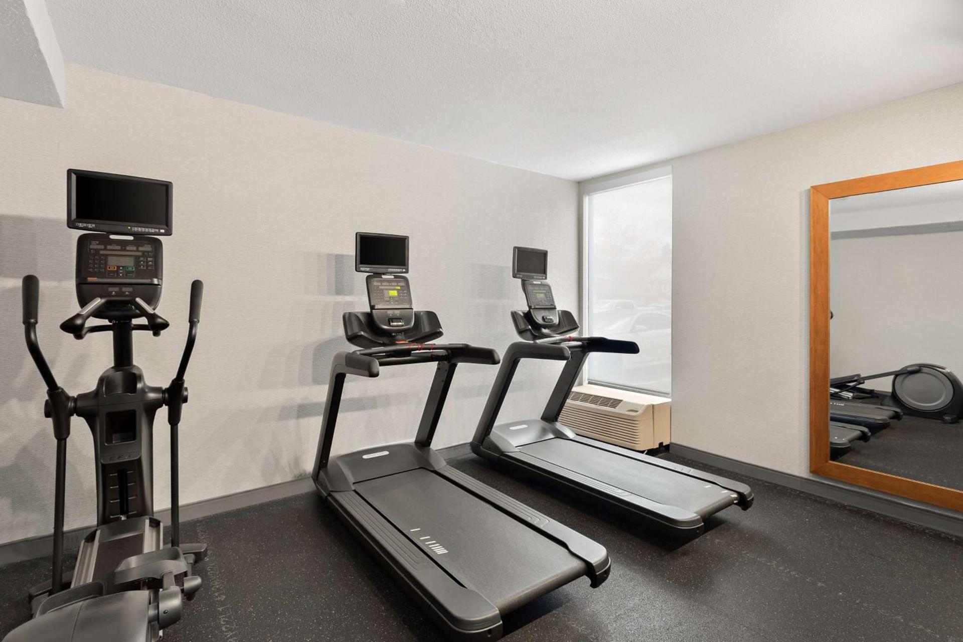 Hampton Inn Bridgeport/Clarksburg photo 16