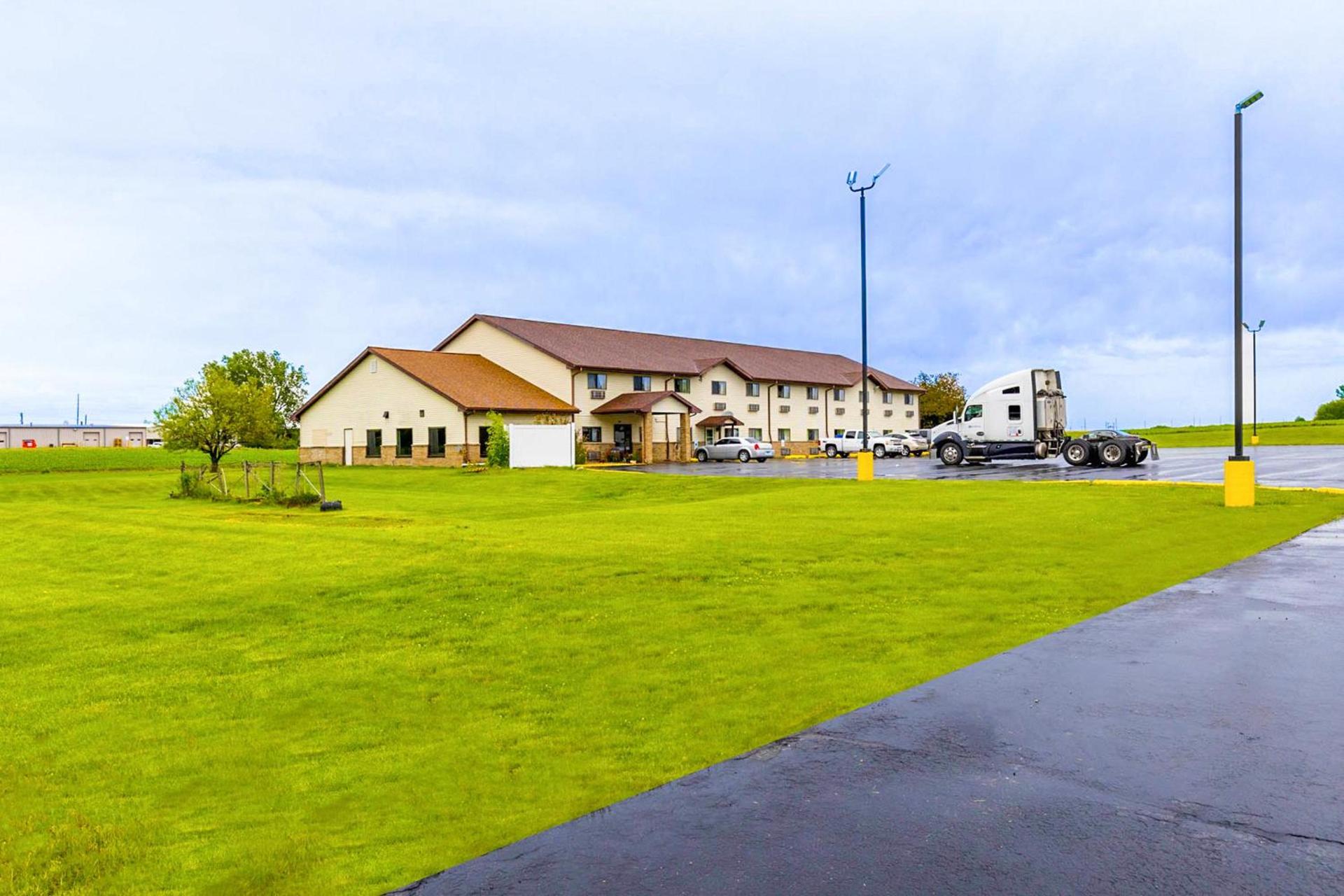 Super Rest Inn photo 10