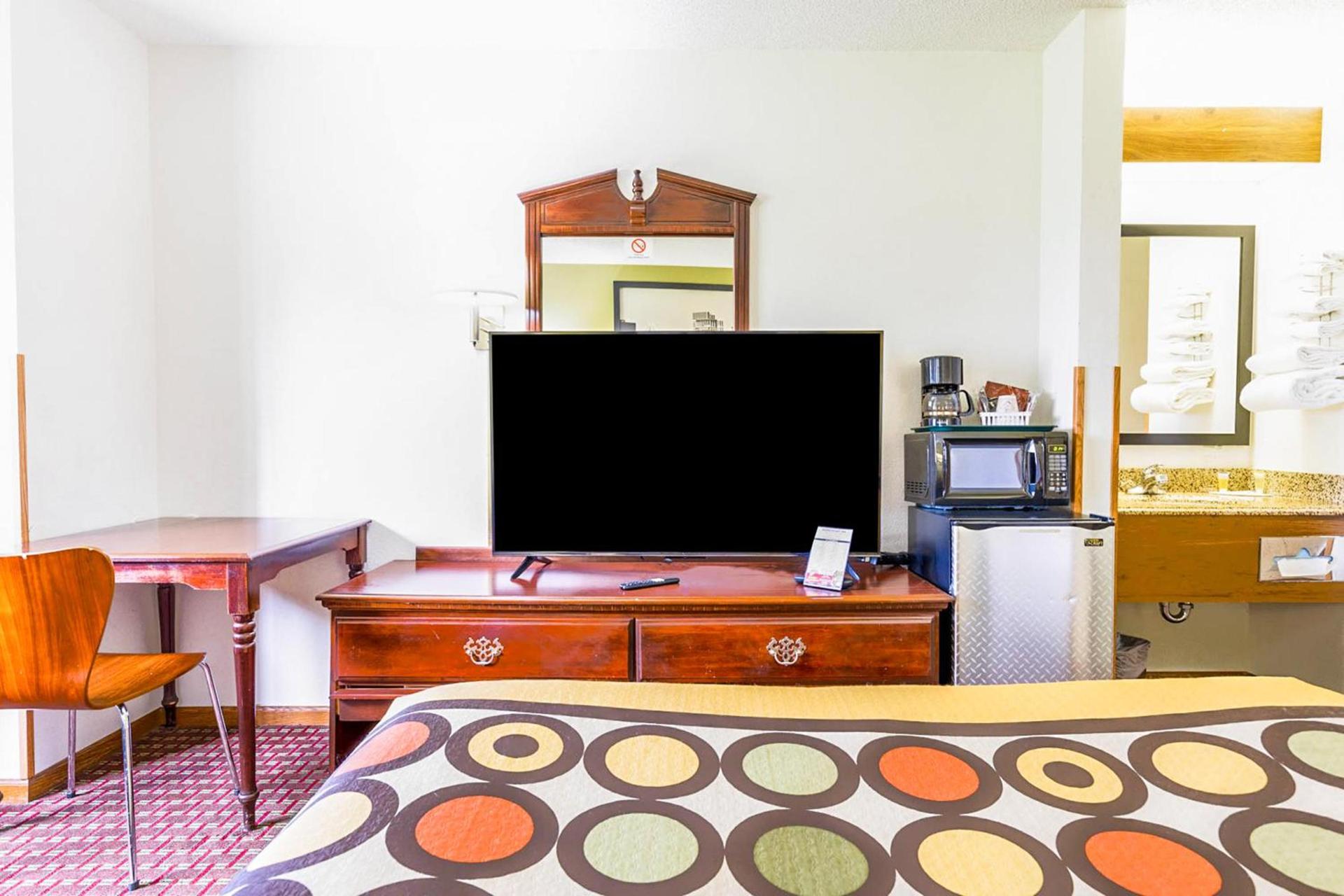 Super Rest Inn photo 22