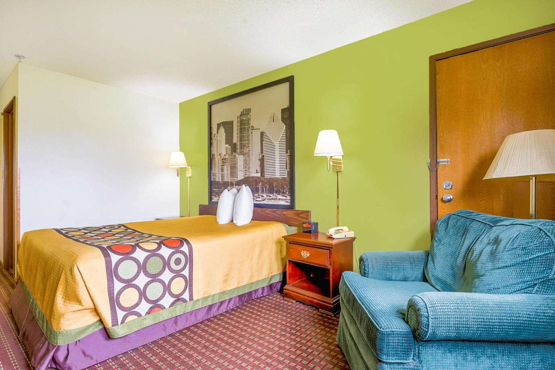 Super Rest Inn photo 21