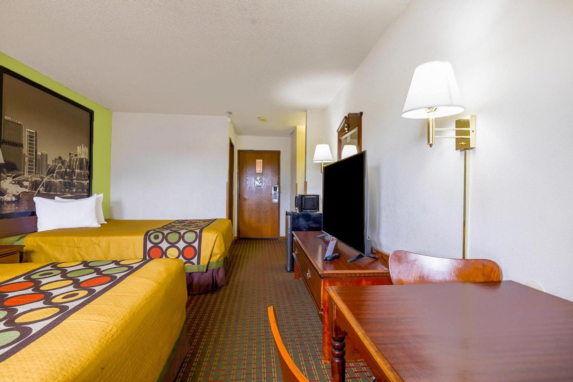 Super Rest Inn photo 31